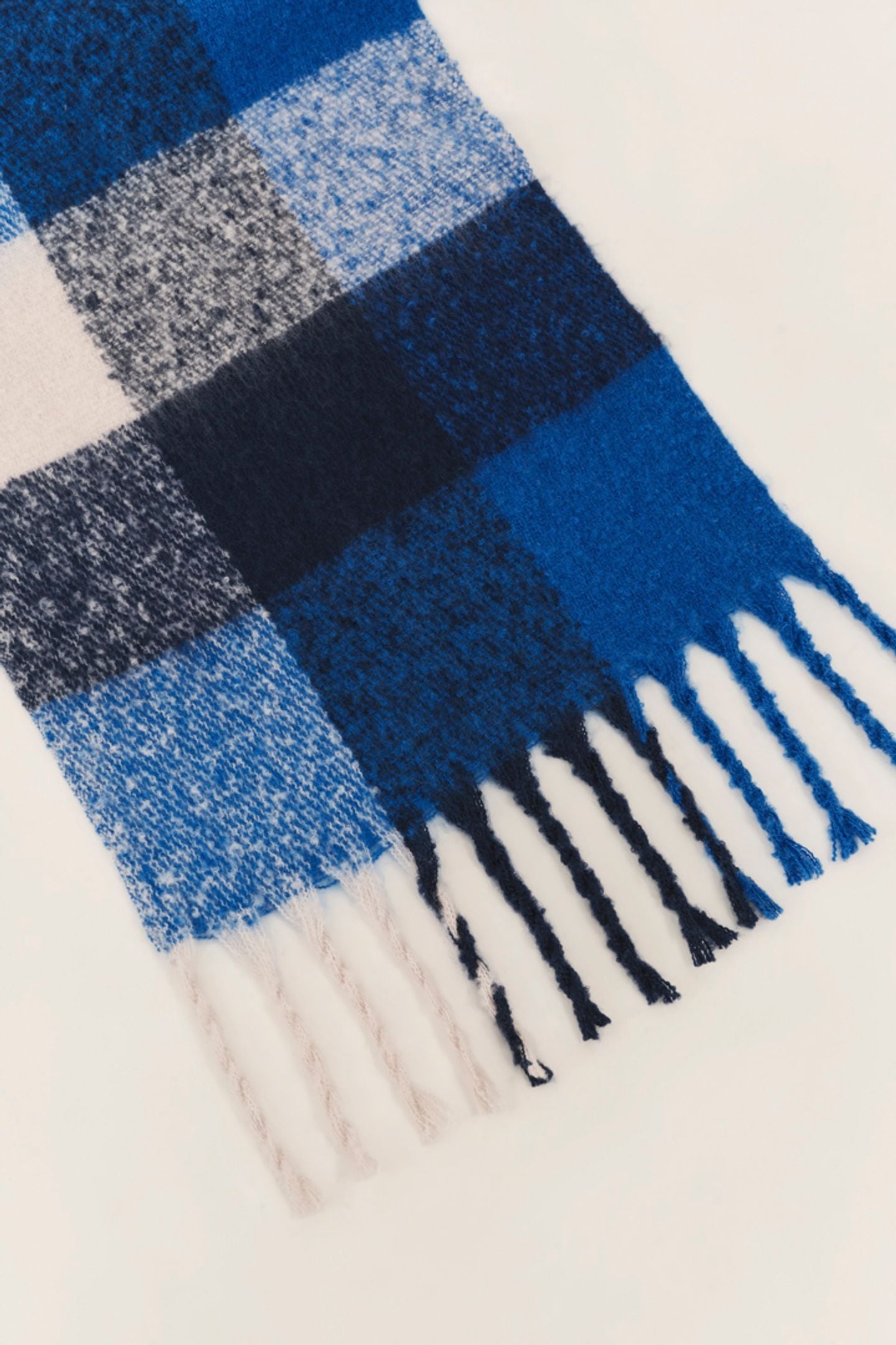 ALEXIA - SAPPHIRE BLUE FRINGED MAXI SCARF WITH CHECK PATTERN 1