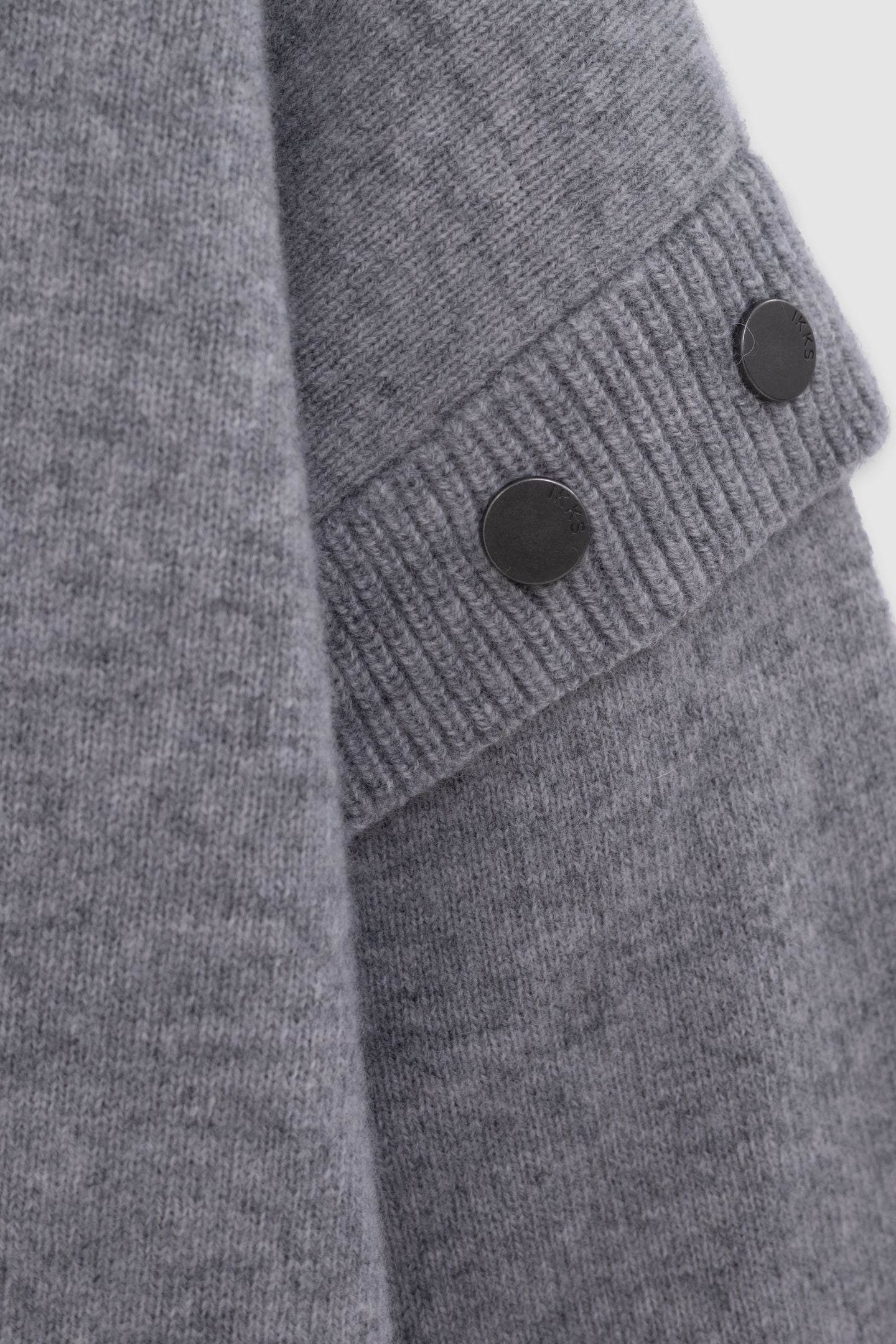 GREY KNITTED SWEATER WITH STUDDED ARMHOLE DESIGN 3