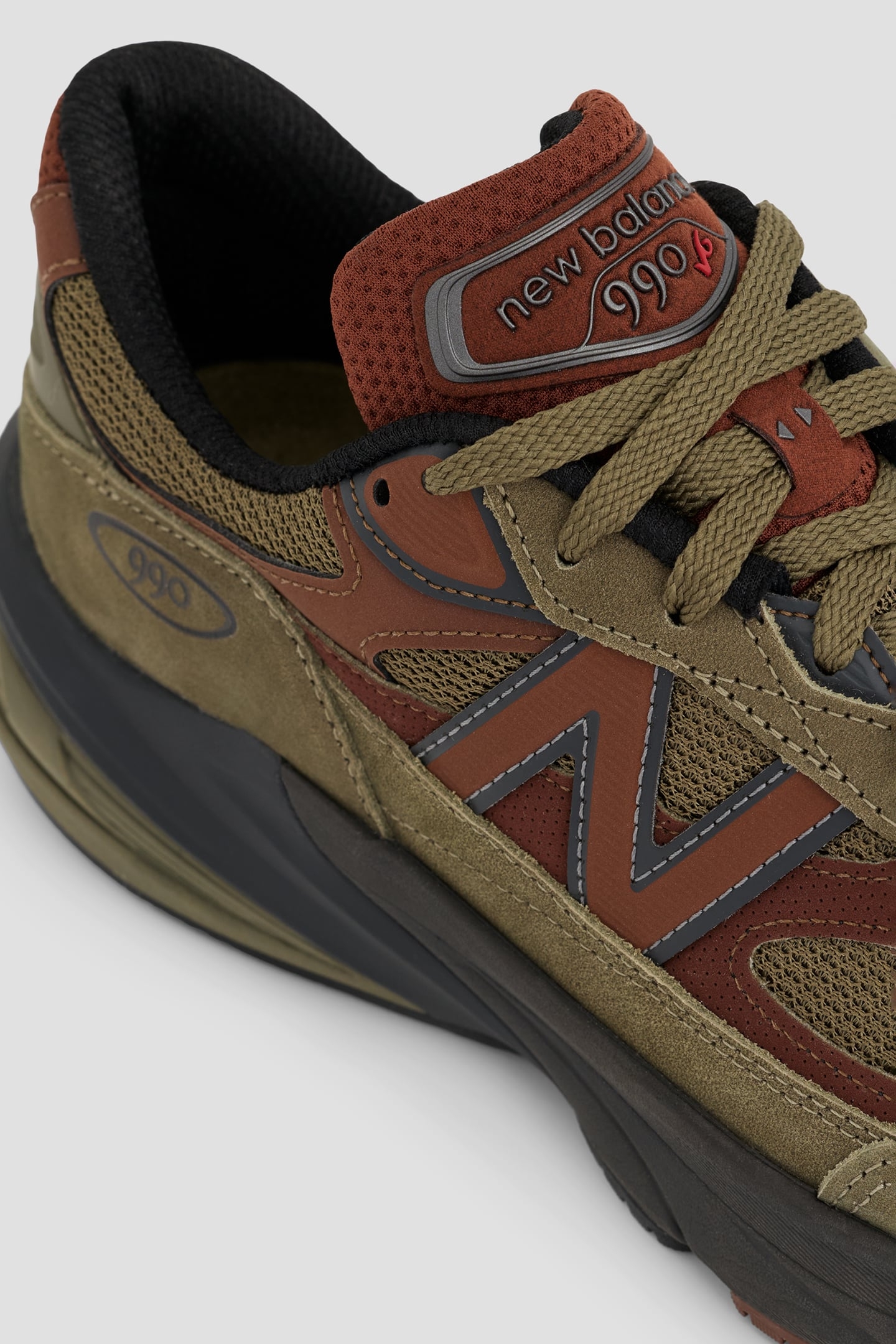 UNISEX MADE IN USA 990V6 DARK CAMO 3