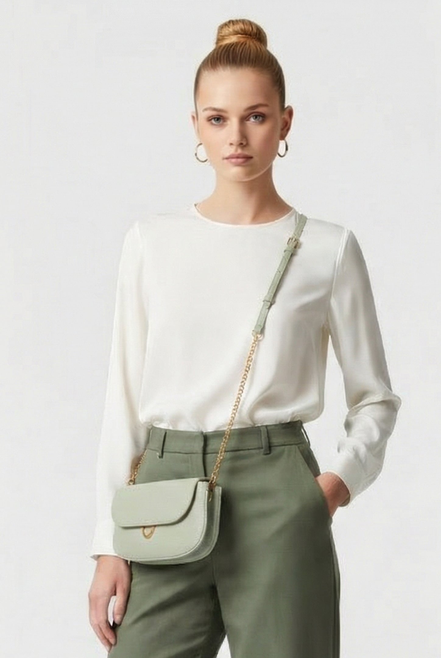 CROSS BODY BAG IN LEATHER 1