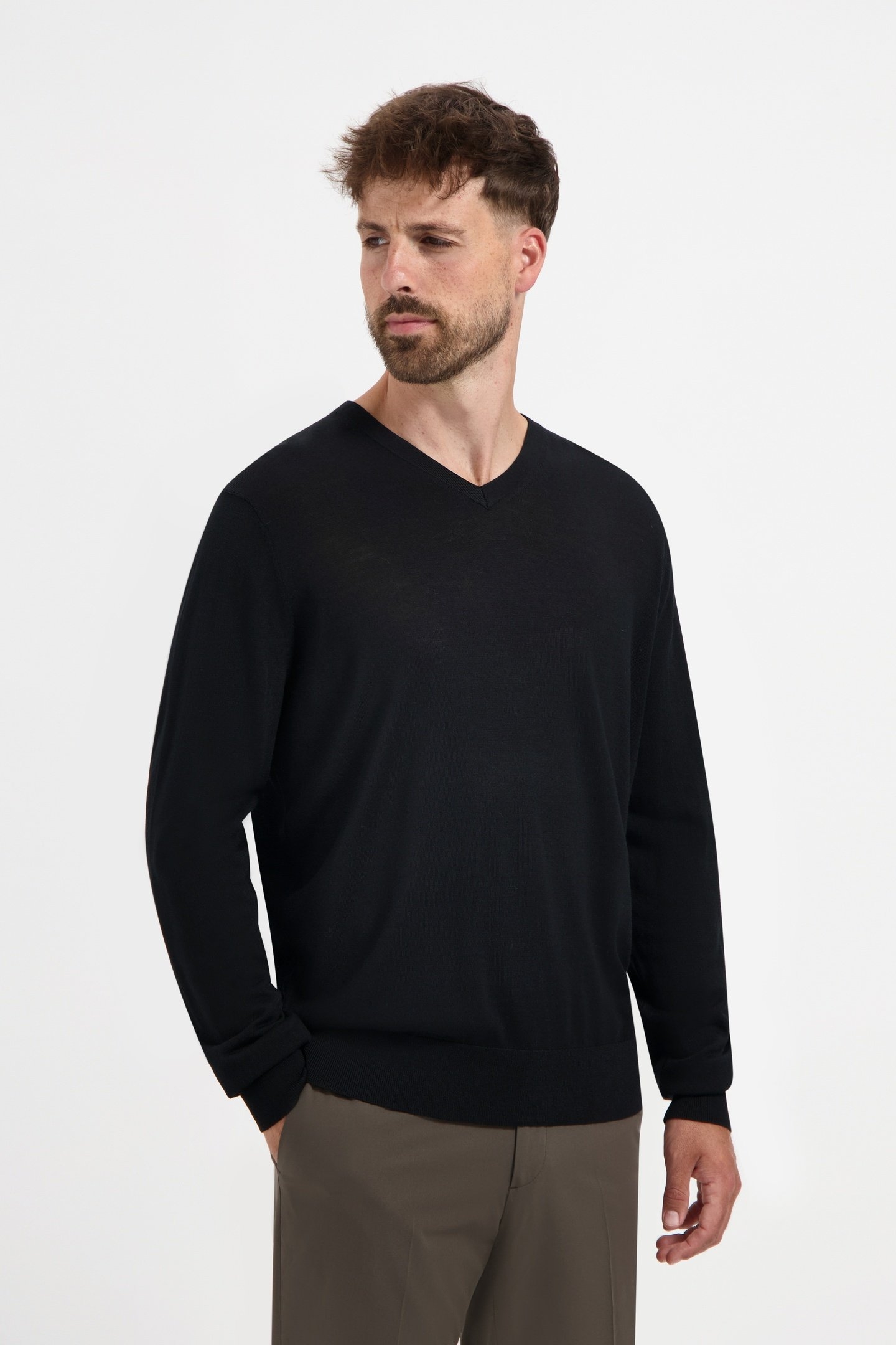 V-NECK 100% MERINO BASALT BLACK 1