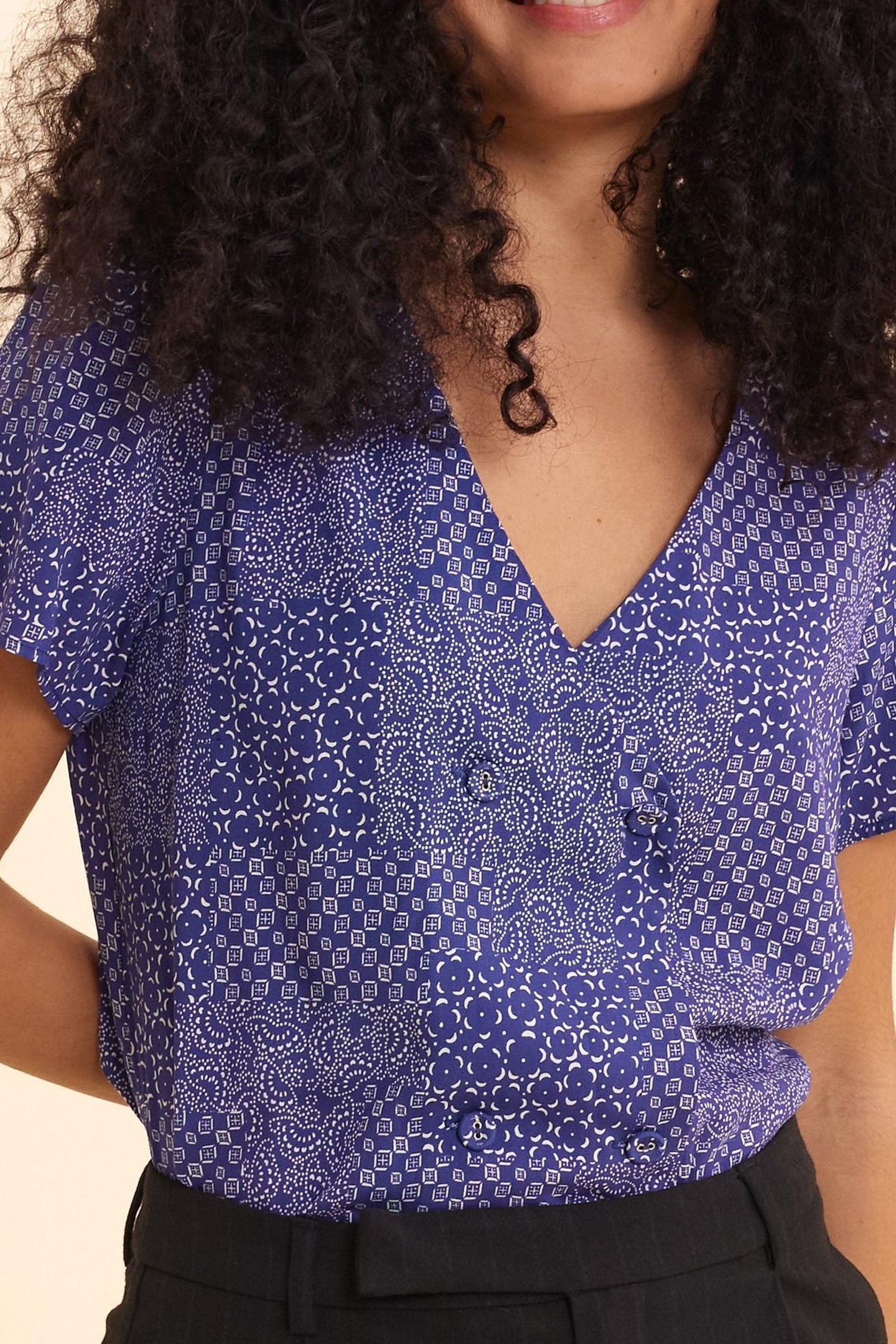 GRAPHIC PATCHWORK PRINTED NAVY TOP MARINE 5