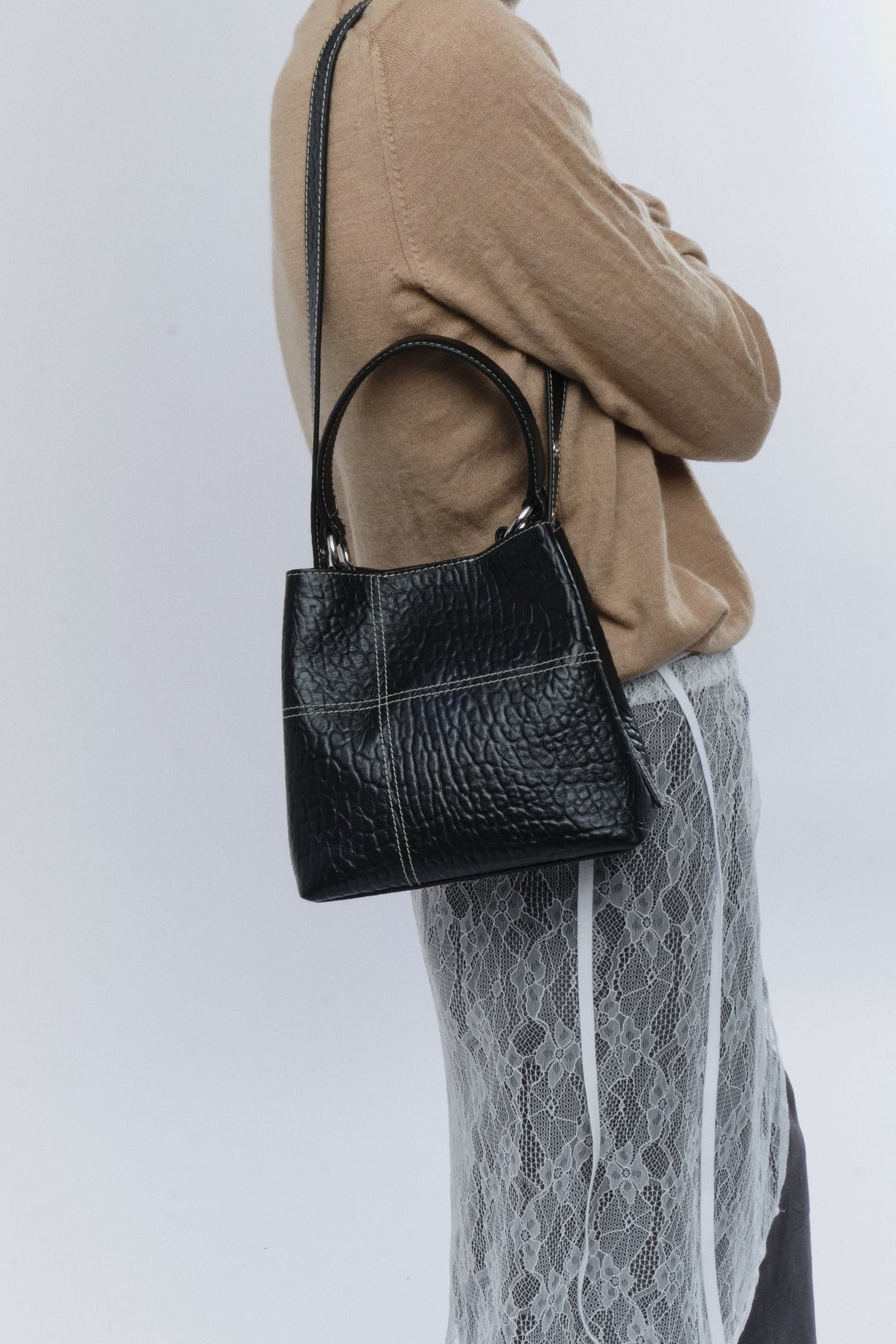 SMALL CHIARA LINE BLACK 2