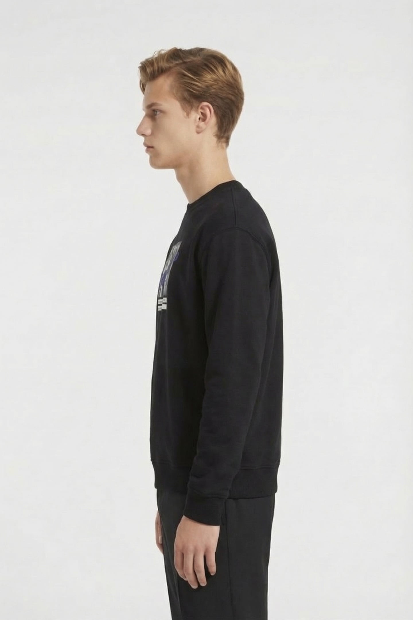 BLACK SWEAT CREWNECK 3