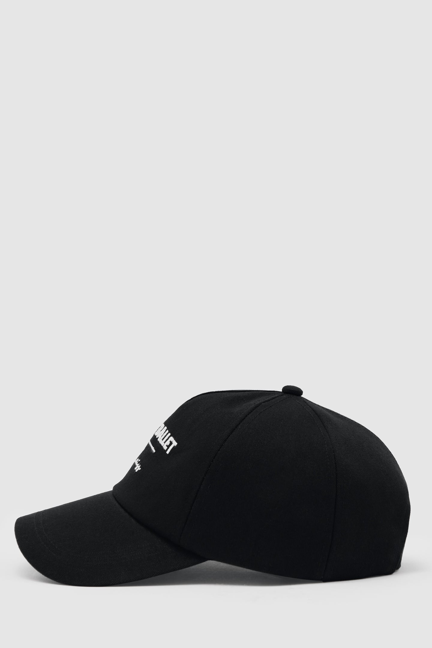 EMBROIDERED LOGO CAP BLACK 2