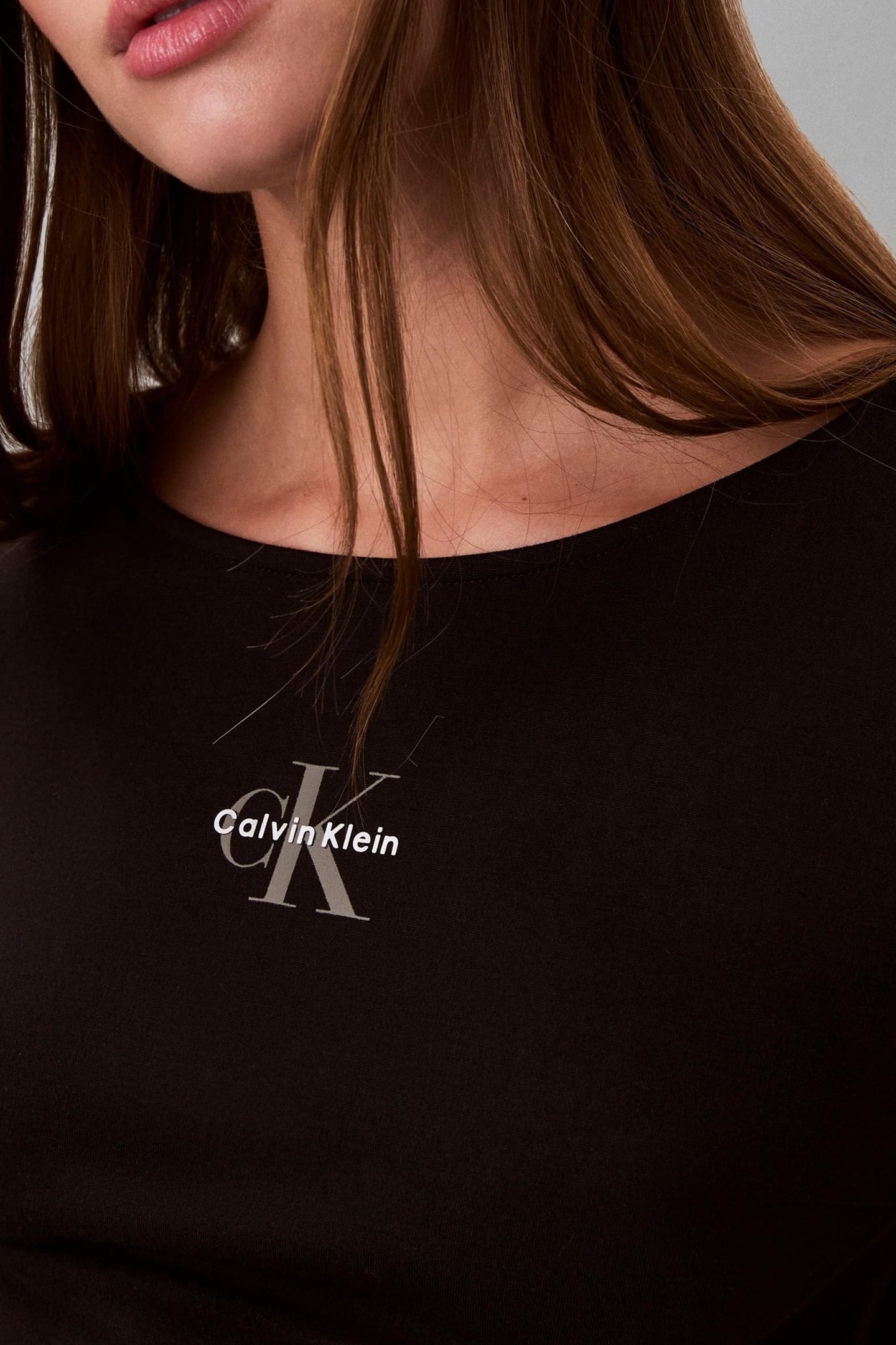 LS SCOOP MONOLOGO BLOUSE BLACK 7