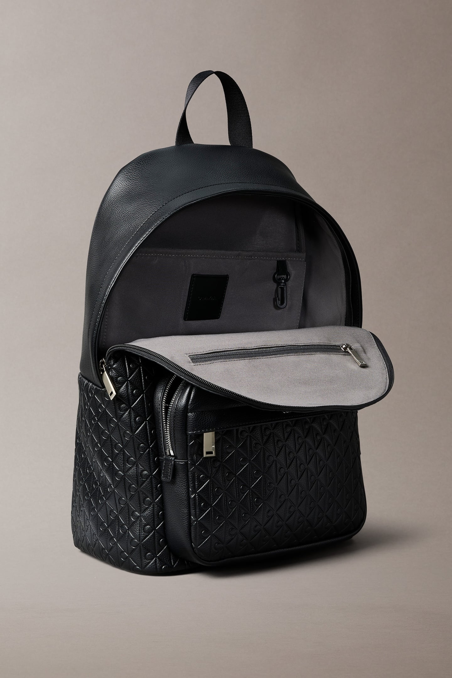 EMBLEM EMBOSS ROUND BACKPACK BLACK 2