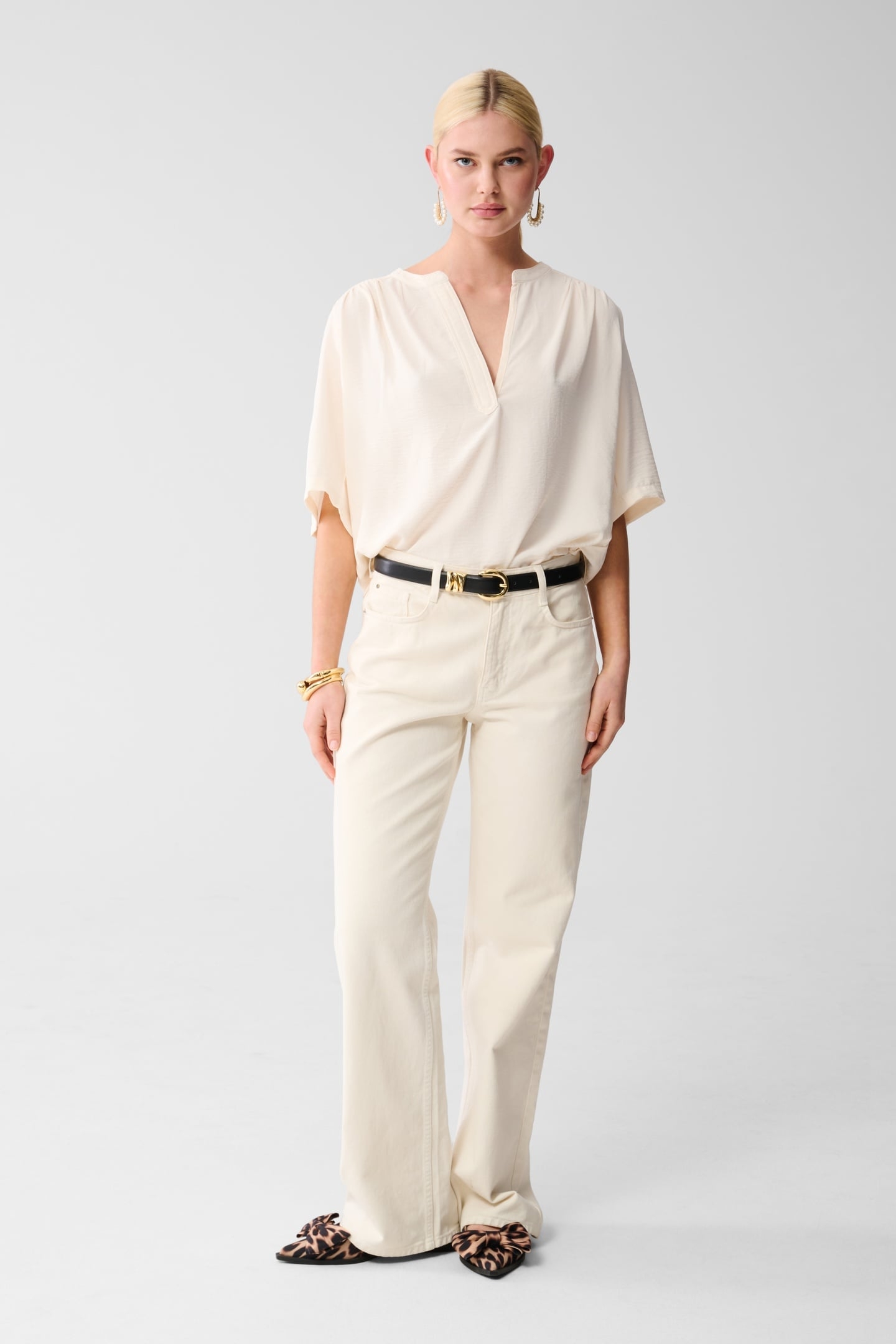 LA-SBTWIST SHORT SLEEVE TOP OFFWHITE 1