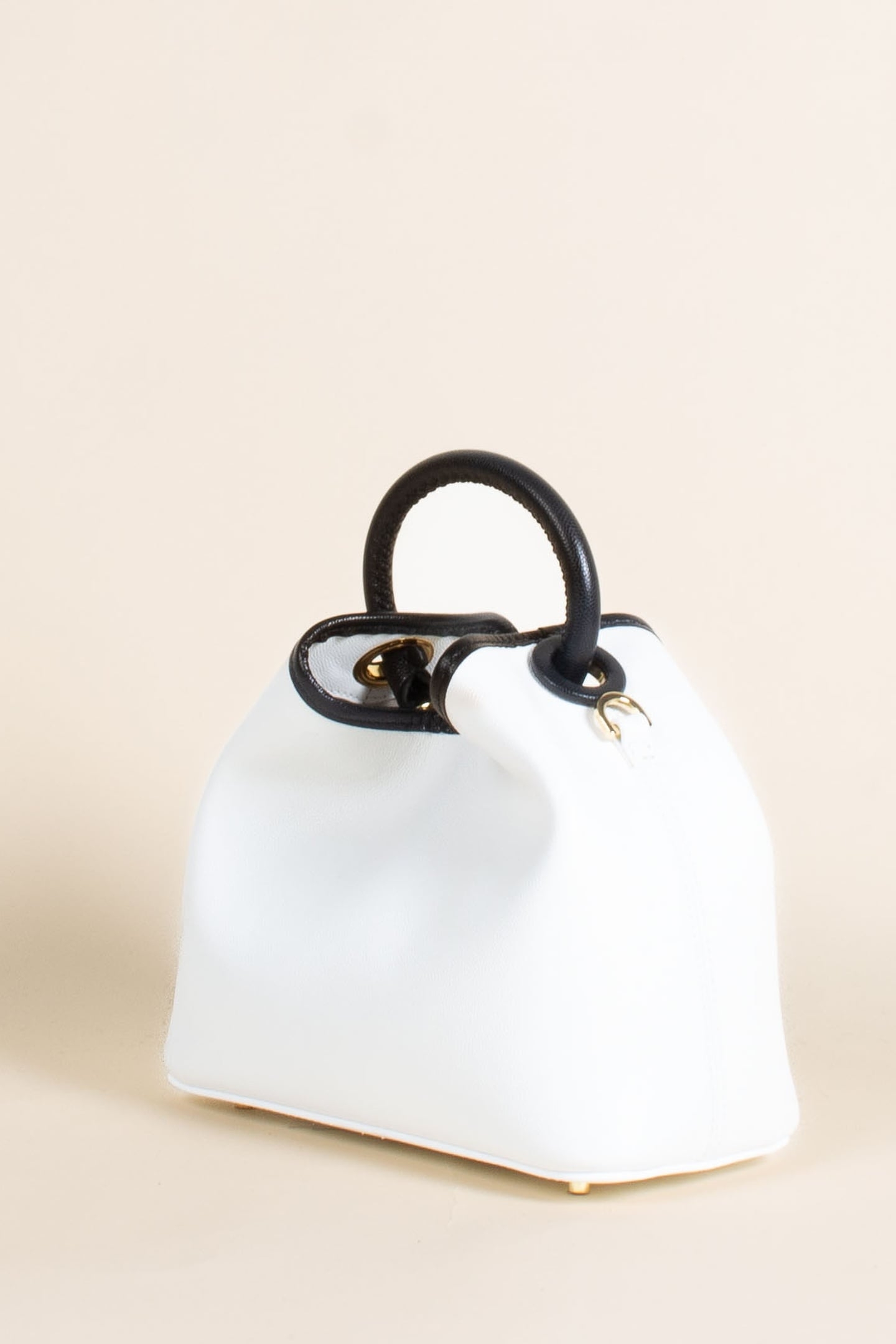 BAOZI CAVIAR WHITE/BLACK 3