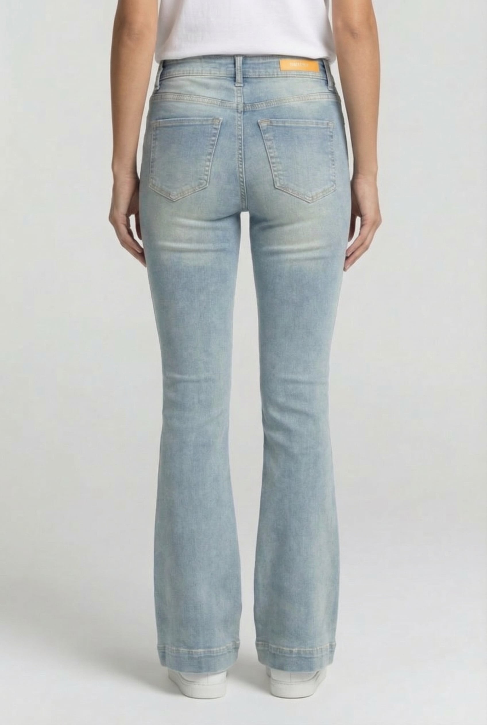 SUNRISE HEM JEANS TINTED BLUE 2