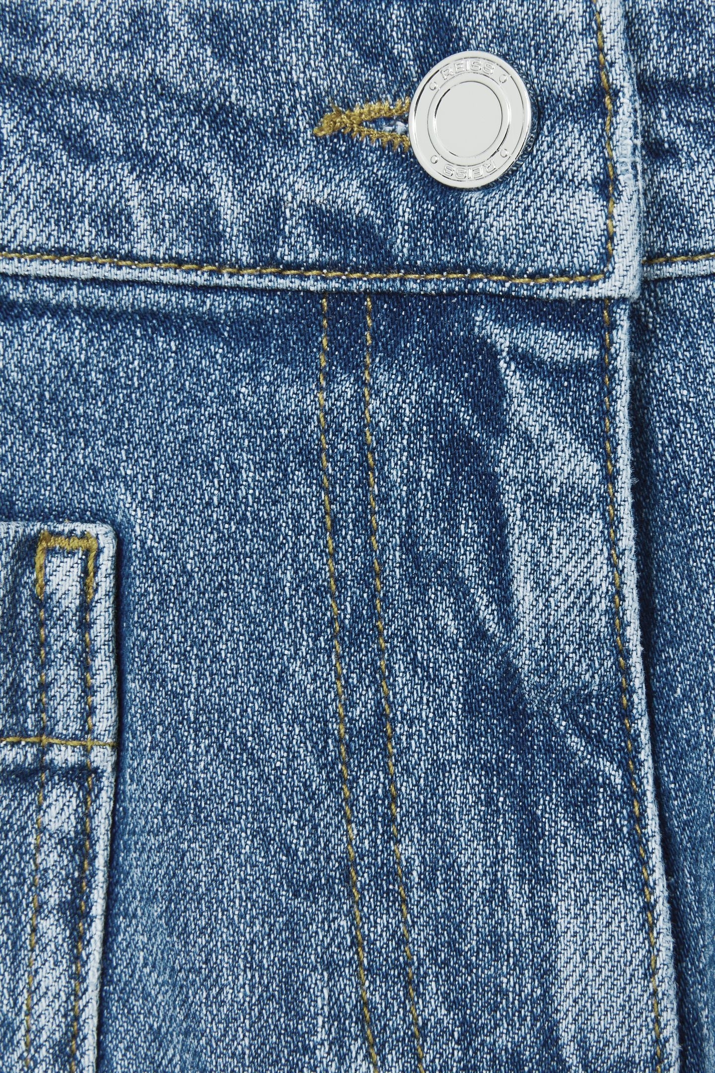 DENIM PATCH POCKET SHORT MID BLUE 6