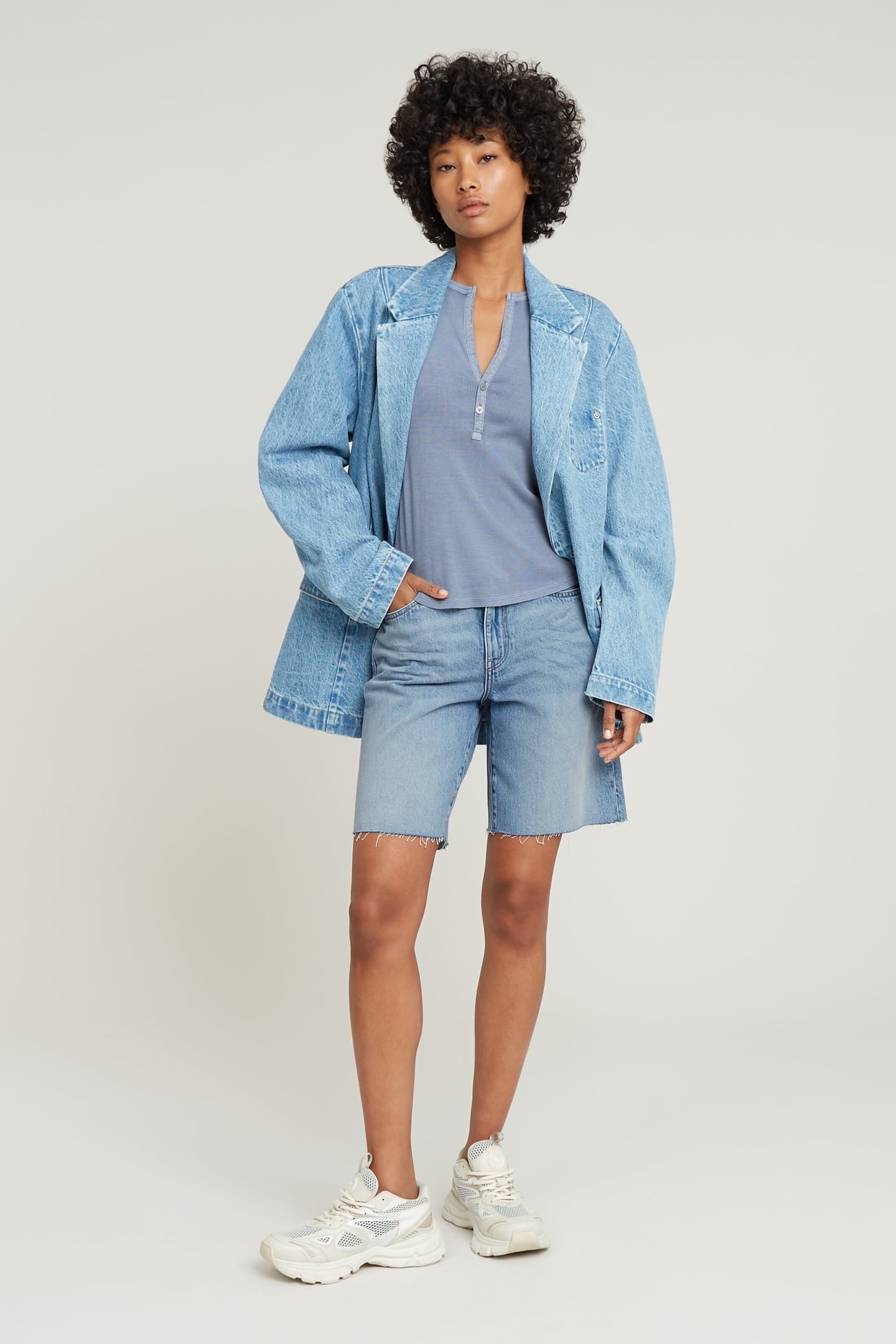 VIKTORIA BERMUDA SHORT RAW EDGE SUN FADED BLUE CAPE 1