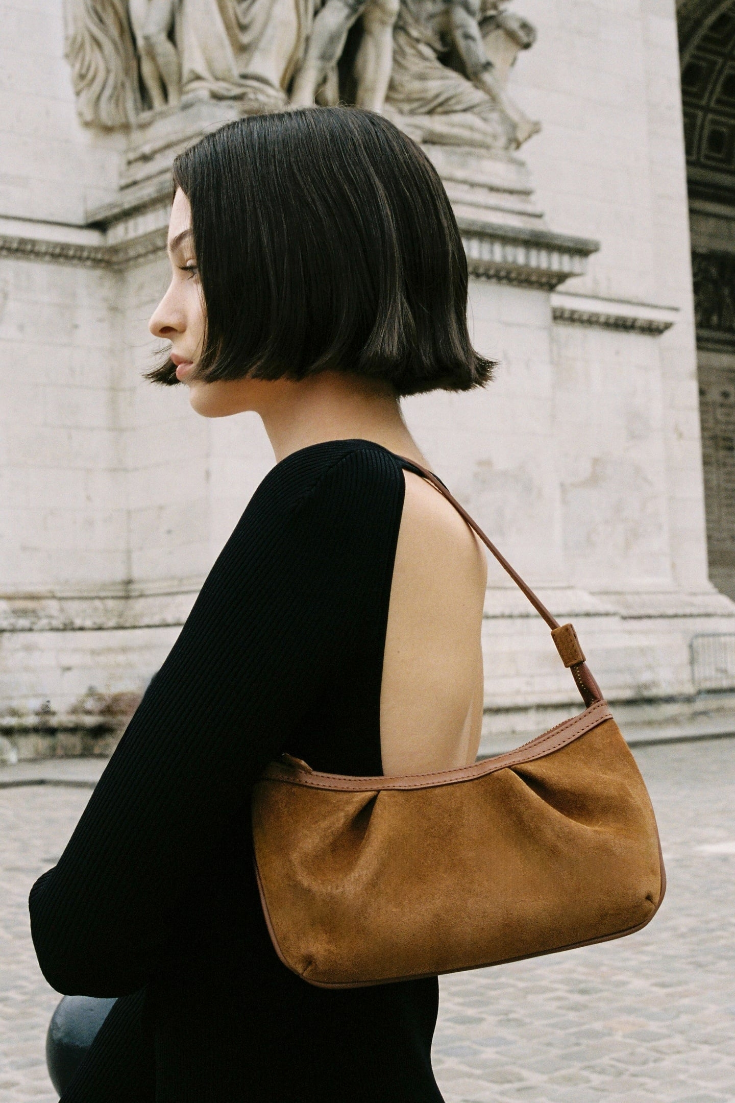 DIMPLE POCHETTE SUEDE COGNAC 1