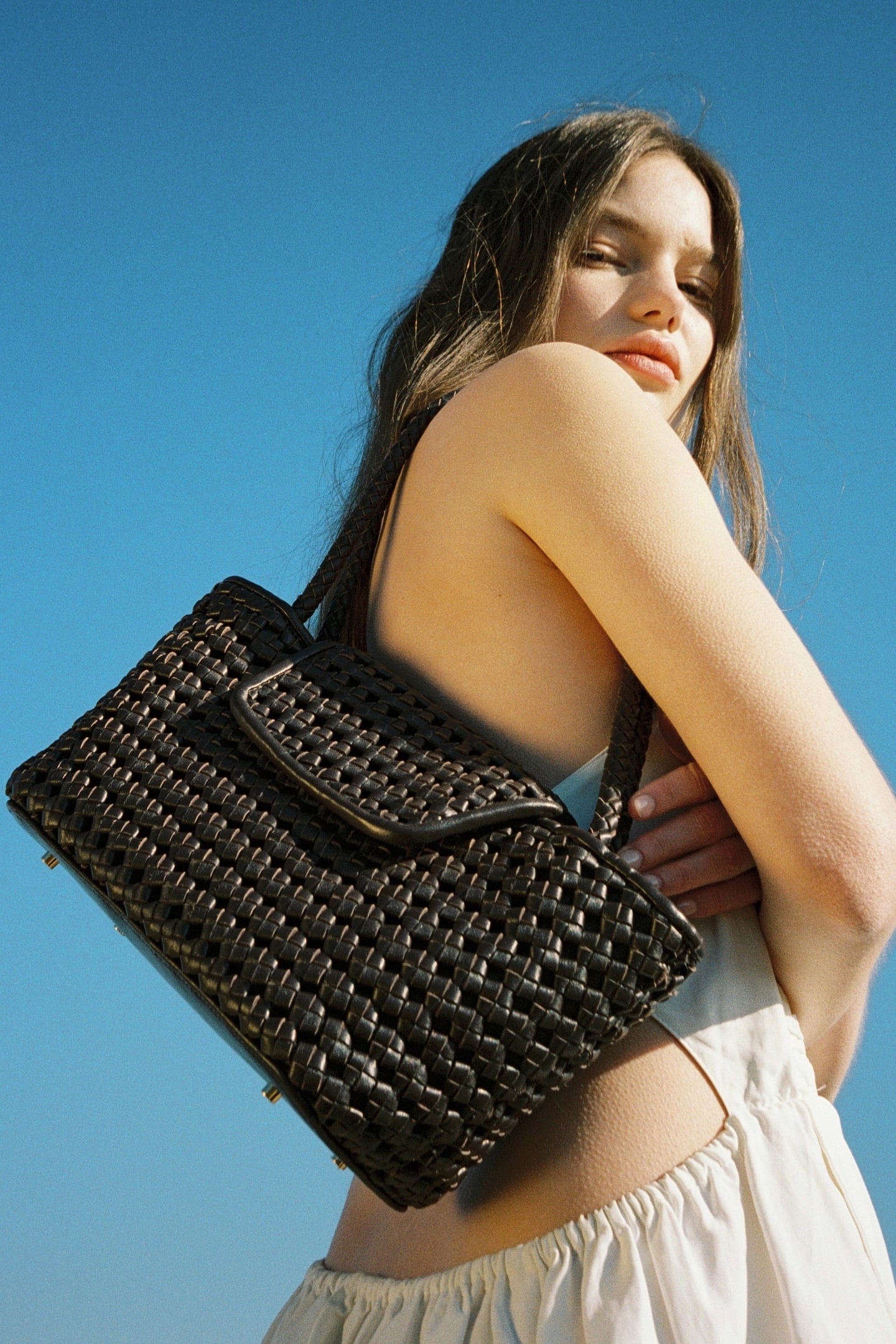 COURRIER TOTE WOVEN LEATHER DARK BROWN 1