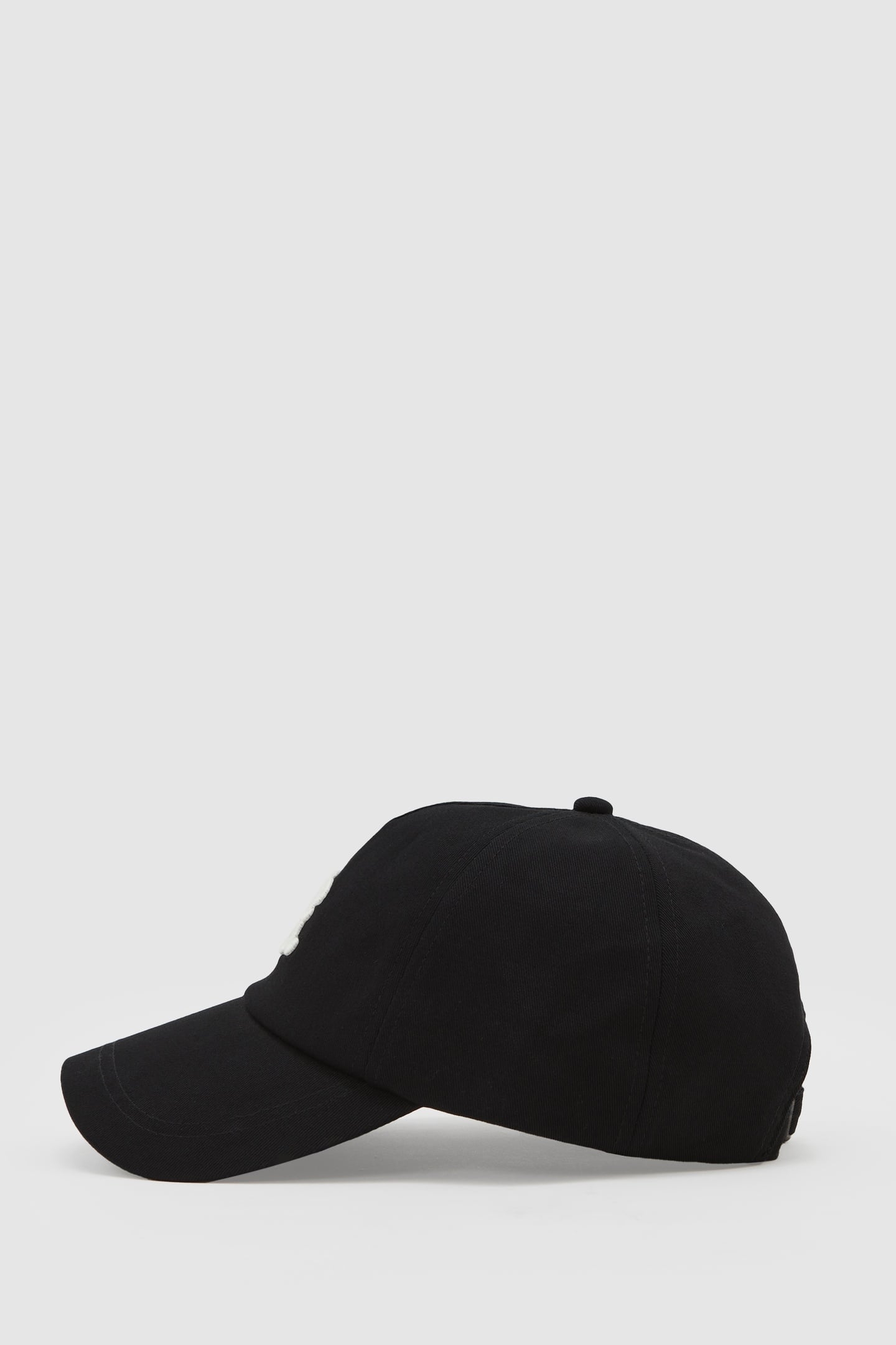 EMBROIDERED LOGO CAP BLACK 2
