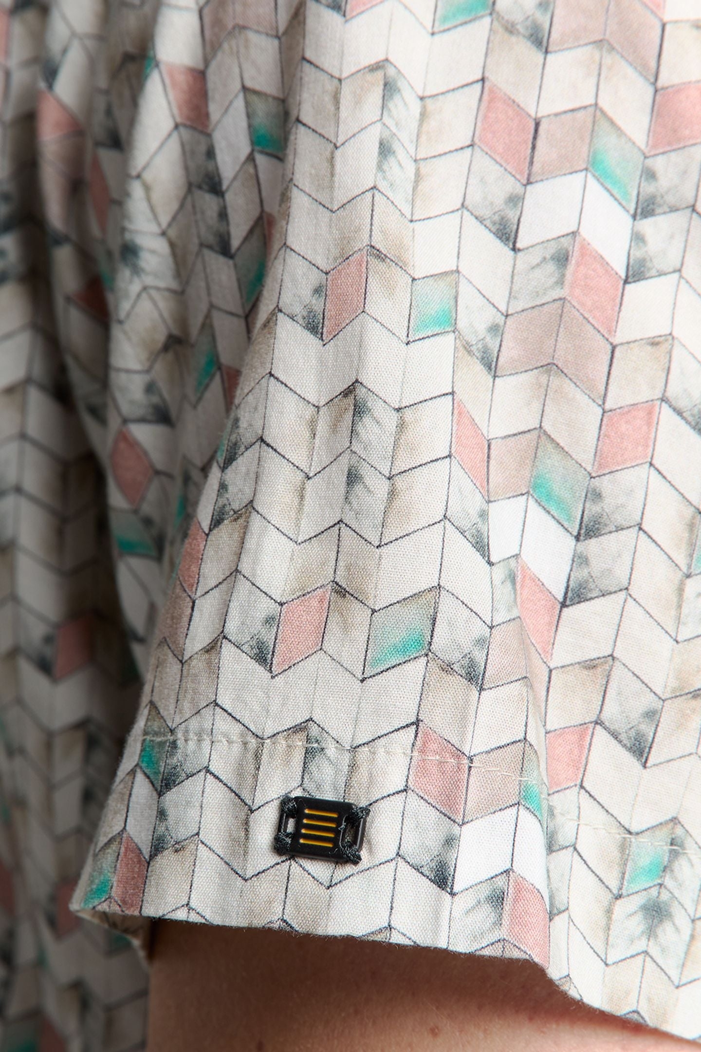 SHIRT SHORT SLEEVE ALLOVER PRINTED SAND 6