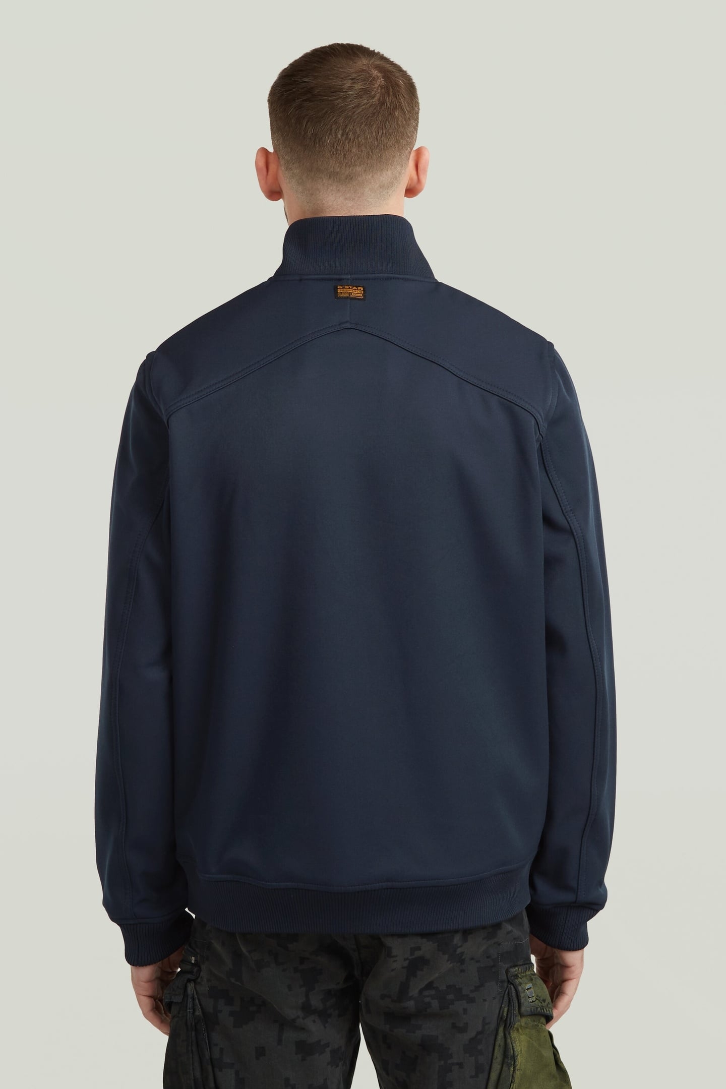 SOFTSHELL TRACK JACKET SALUTE 3