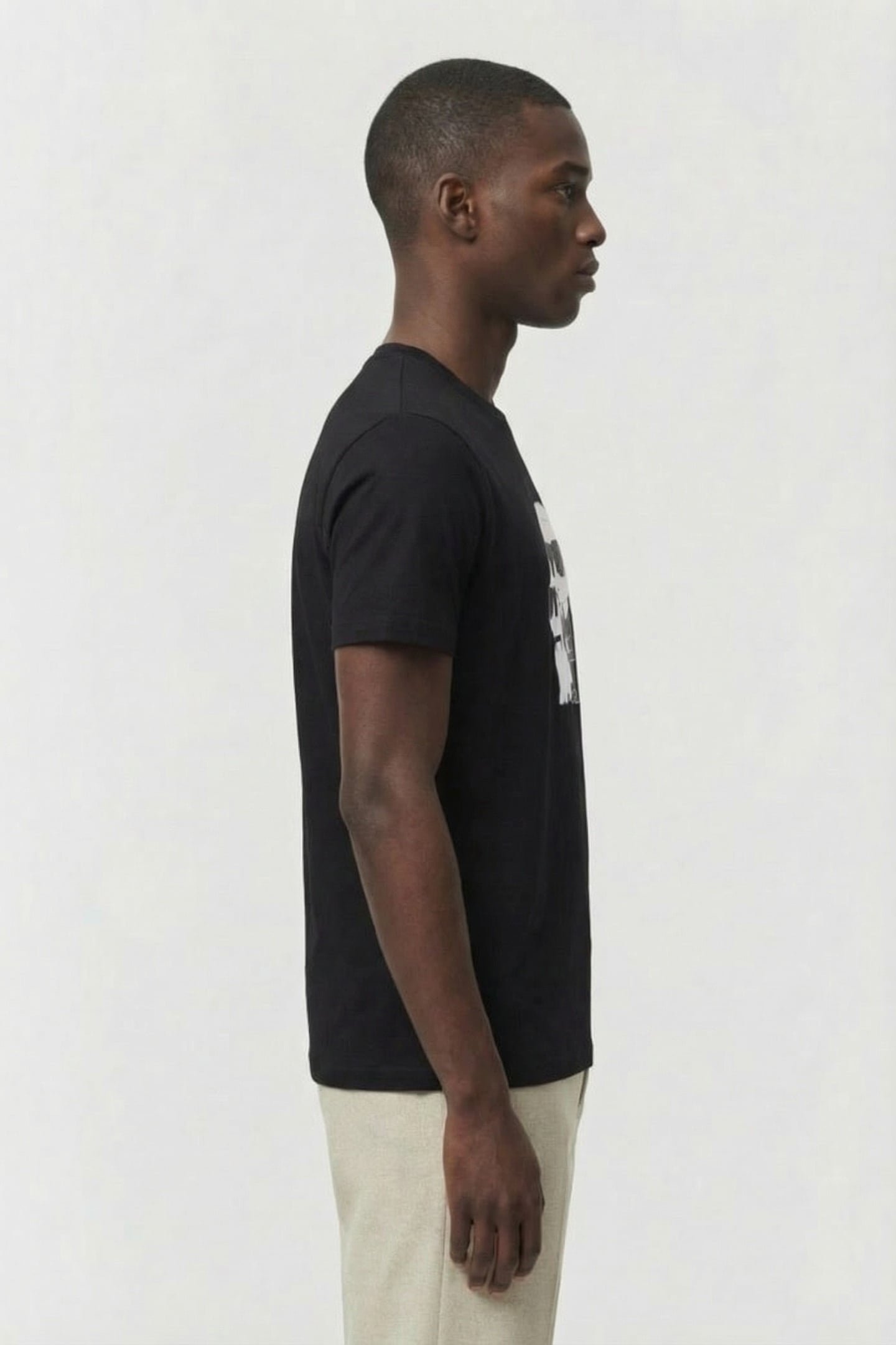 BLACK T-SHIRT CREWNECK 3