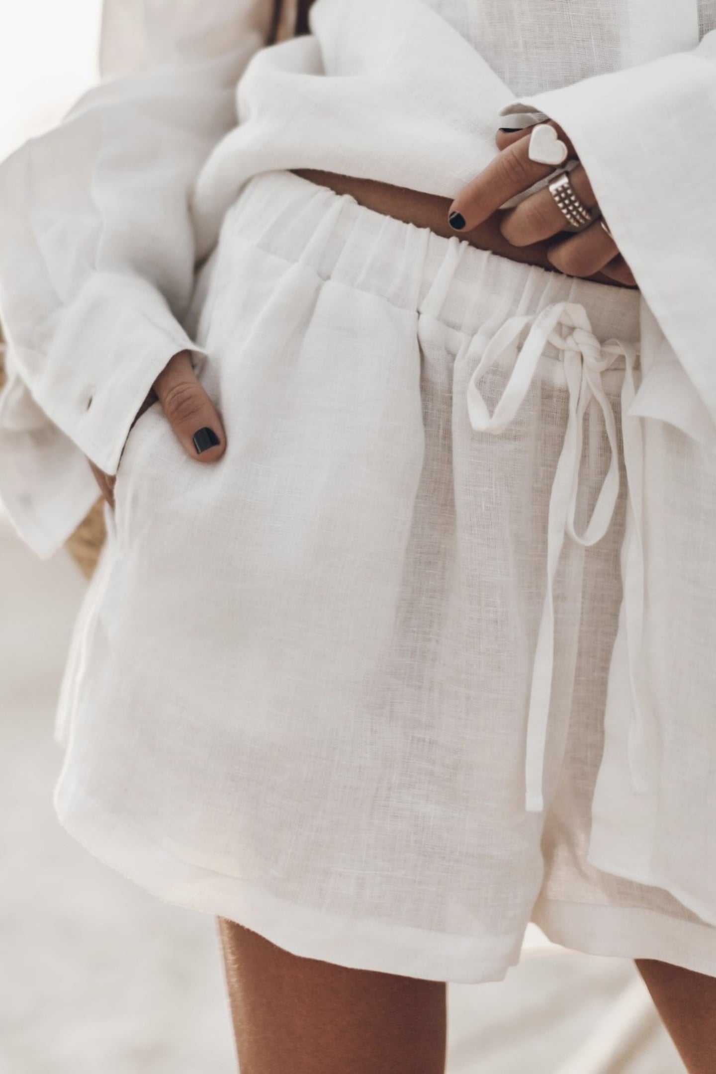 THE WHITE LINEN SHORTS WHITE 1
