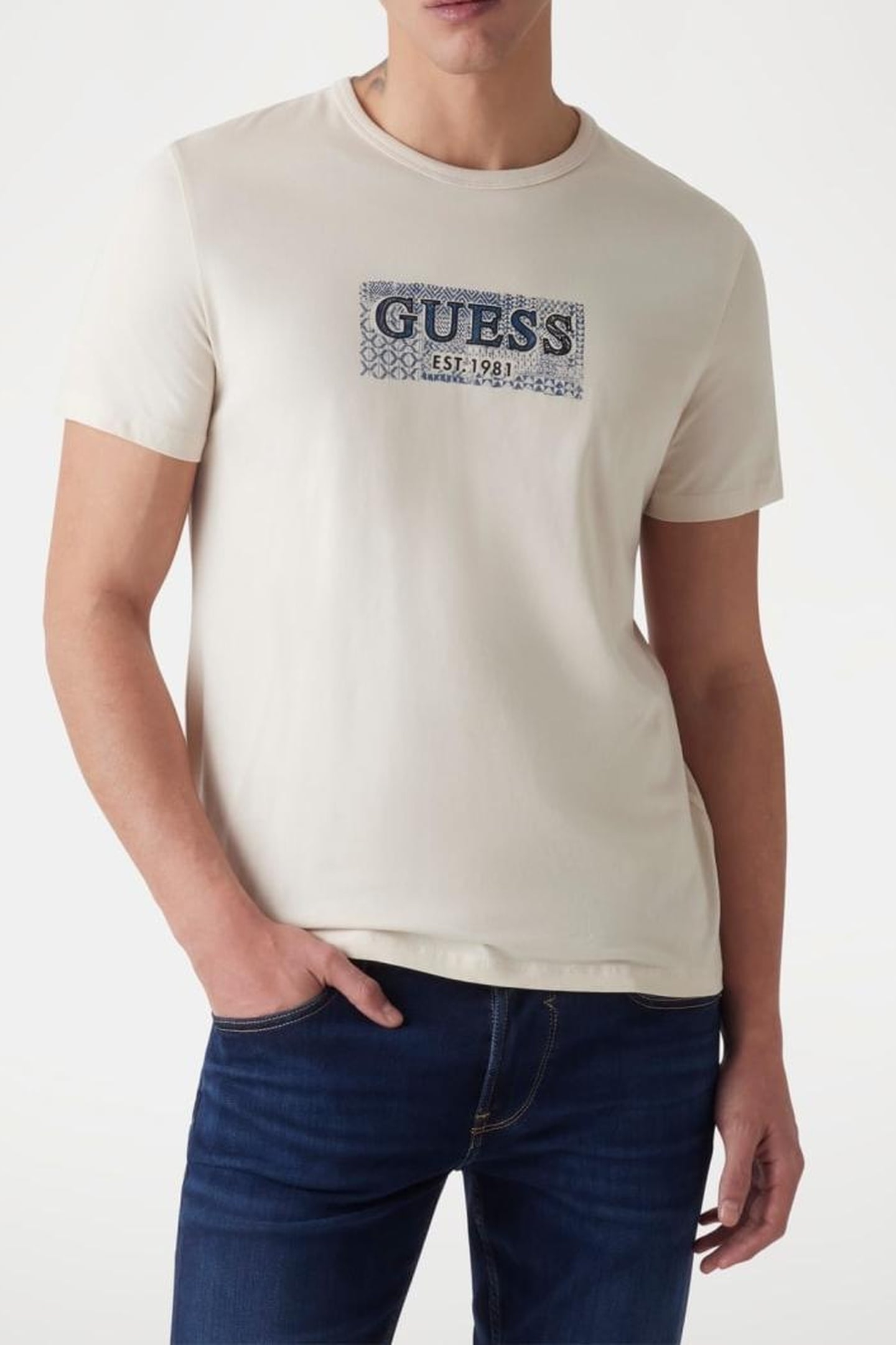 GUESS ECO SS CN GUESS BOX TEE RESORT SAND 3