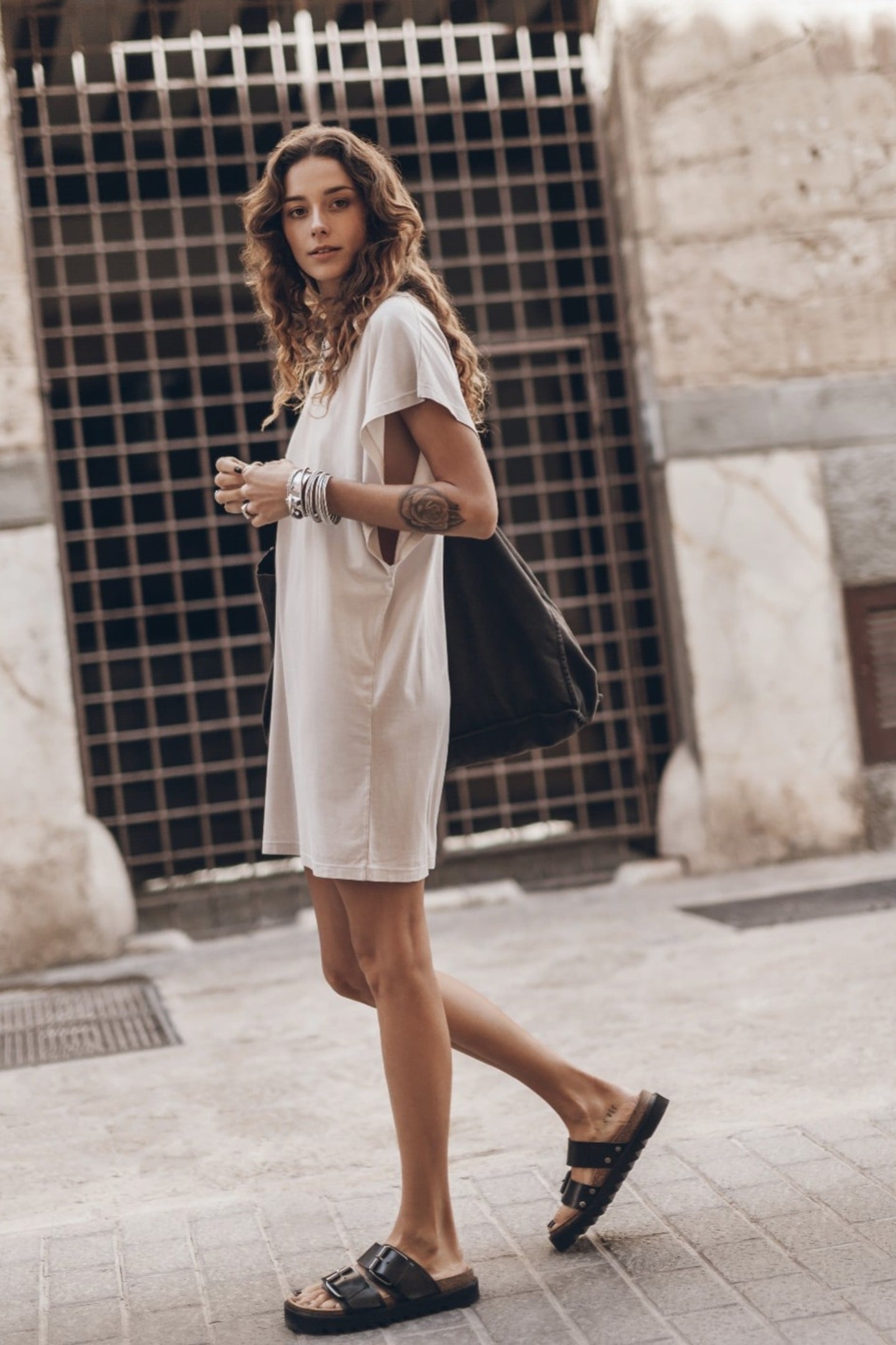 THE LIGHT SHORT BATWING DRESS WHITE 3