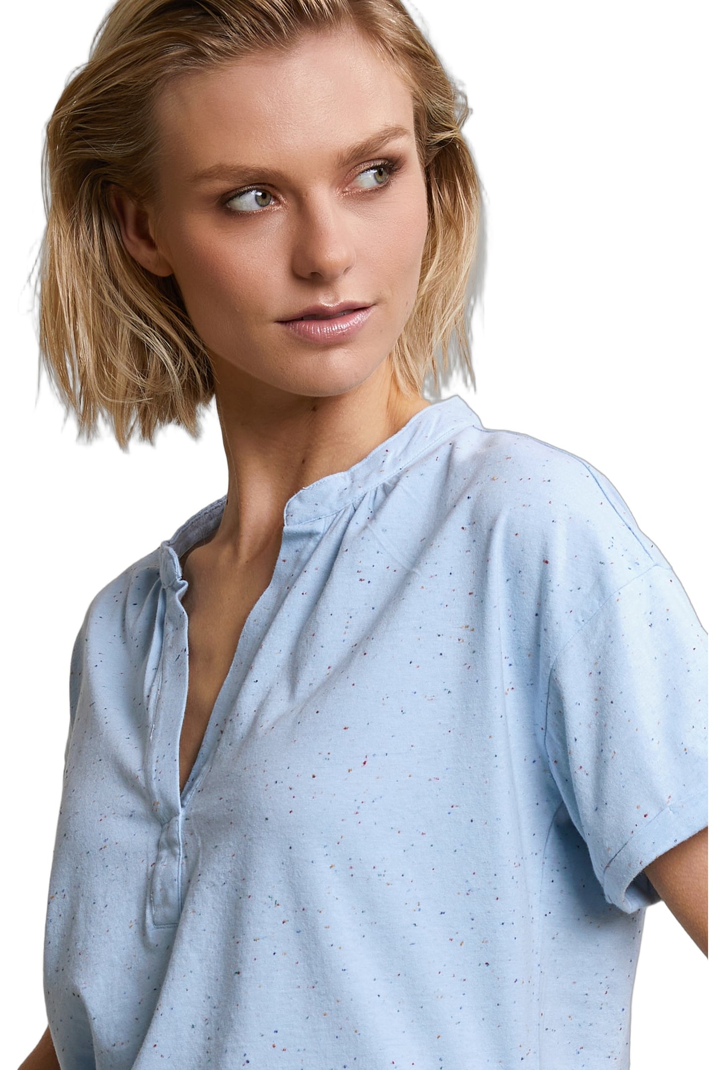 BLUE DOTTED V-NECK T-SHIRT 3