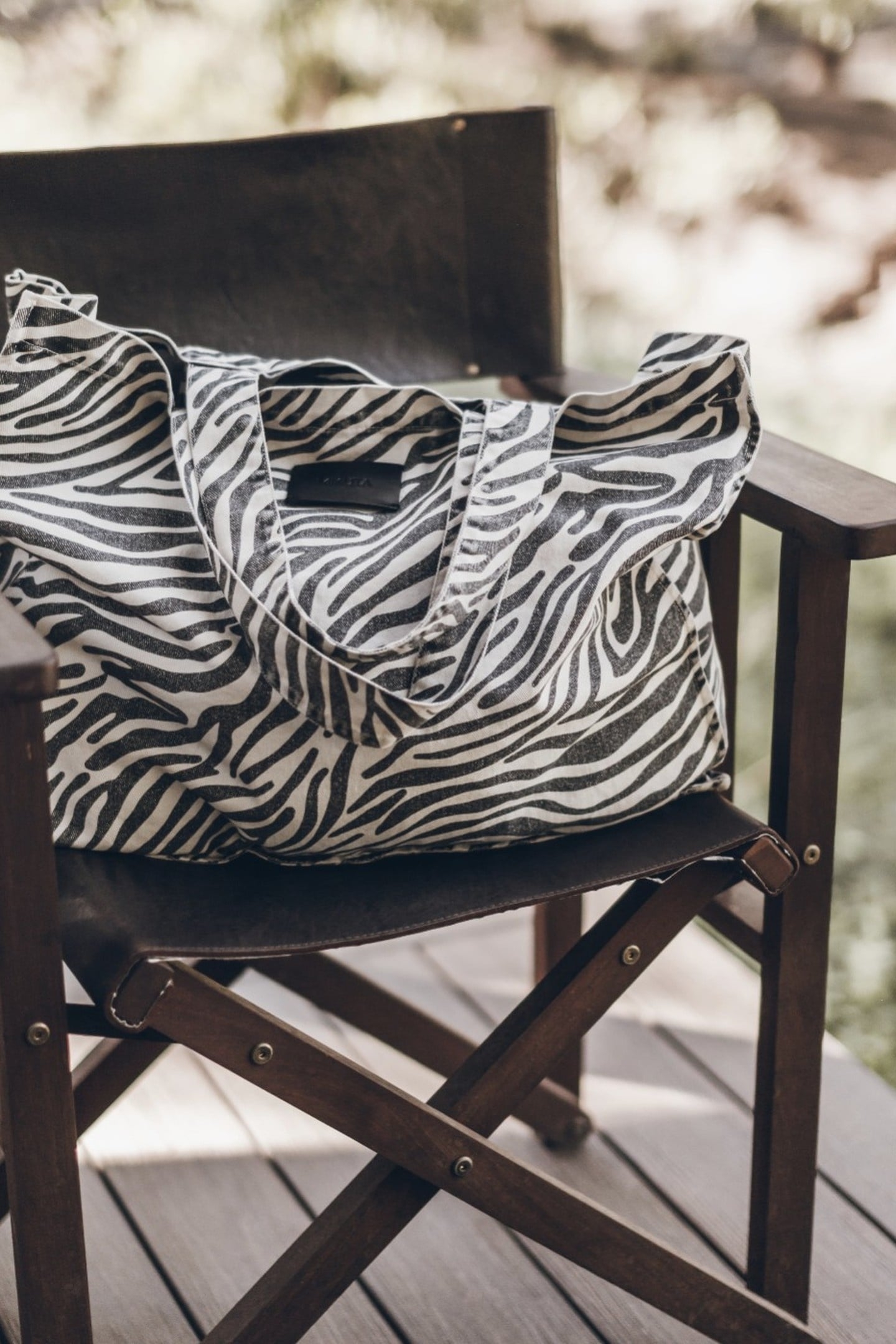 THE ZEBRA LARGE CANVAS BAG BLACK 3