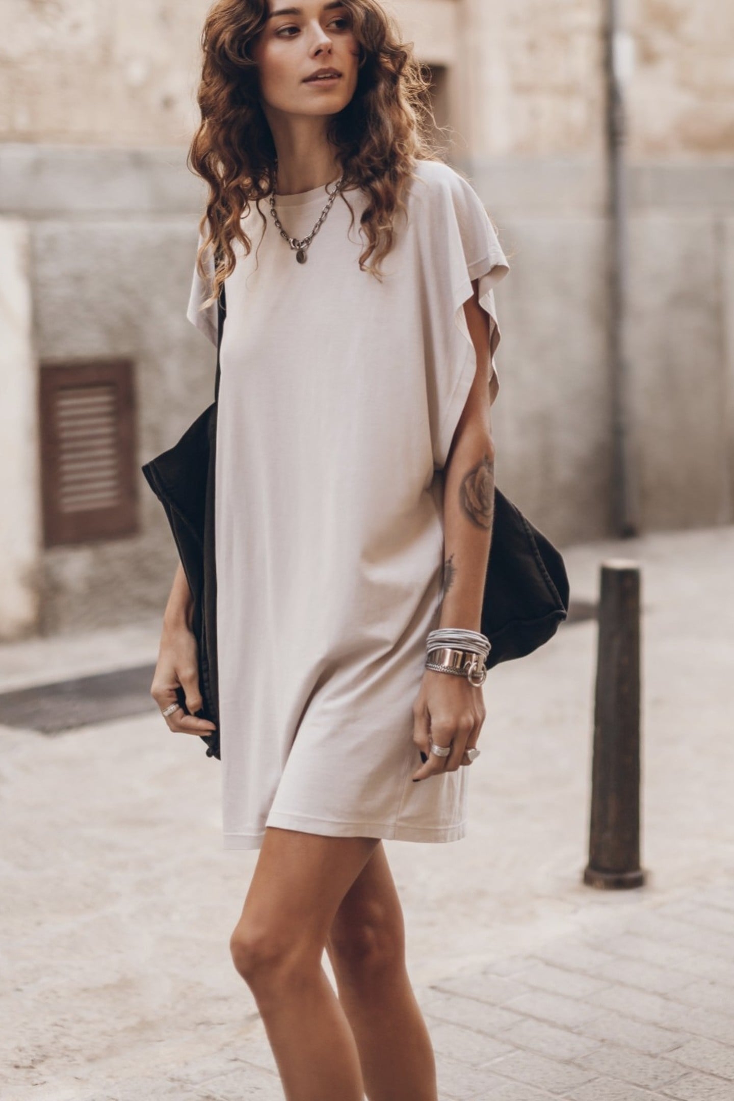 THE LIGHT SHORT BATWING DRESS WHITE 2