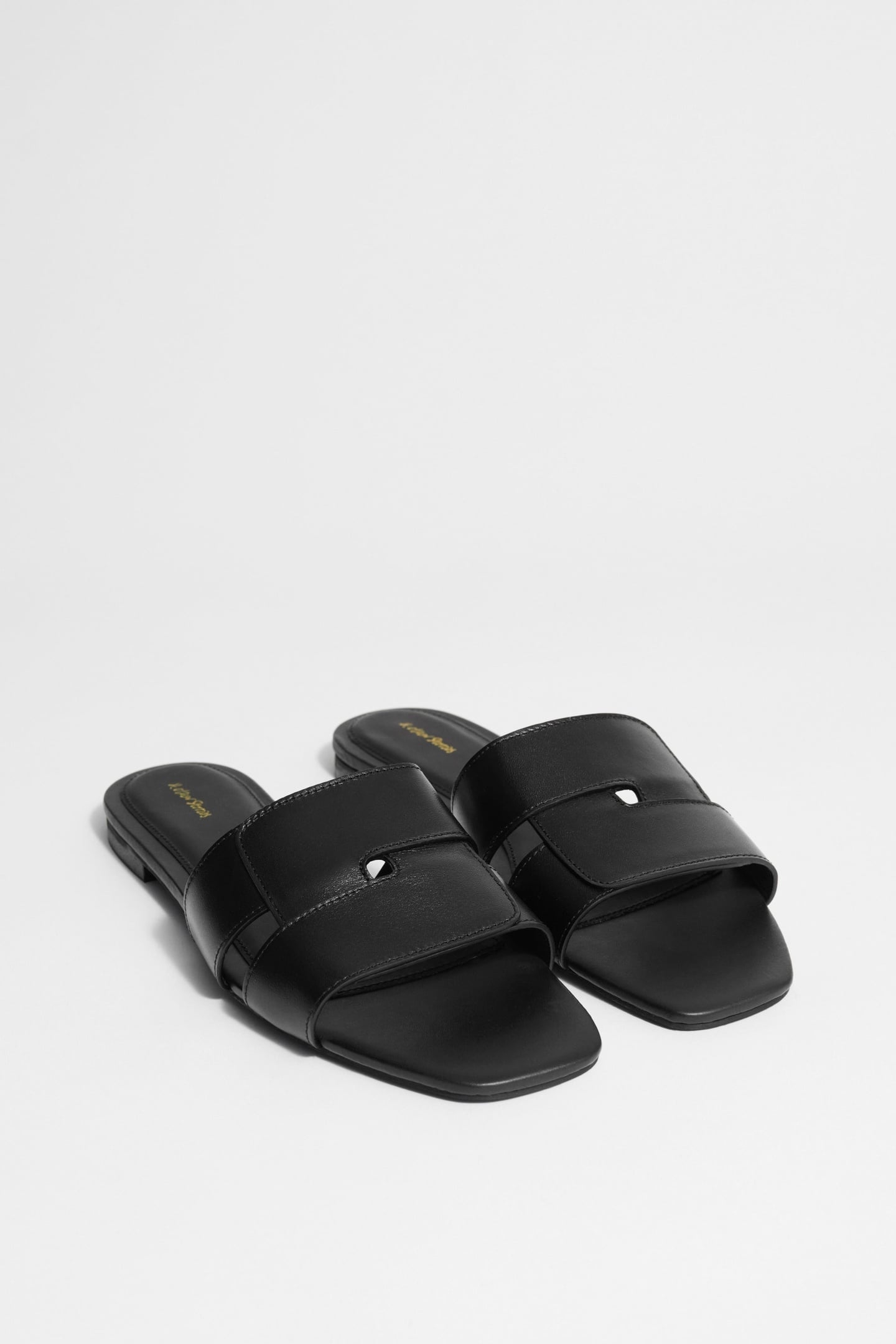 FAYE SUMMER FLAT BLACK 1