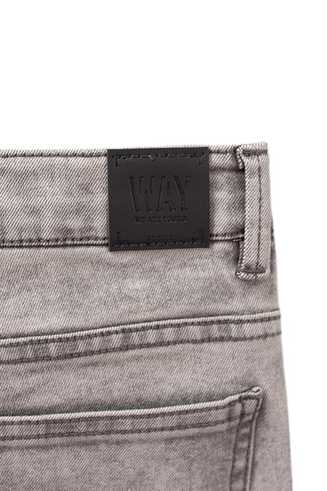 BOYS’ GREY SLIM JEANS WITH PLACED DISTRESSING 4