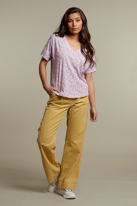 LILA V-NECK FLORAL PATTERN T-SHIRT 3