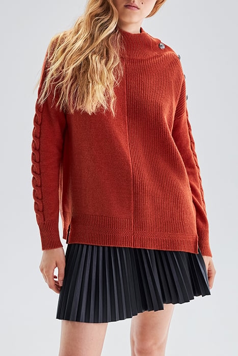 TOMETTE RED SWEATER, ENGRAVED BUTTONS ON SHOULDER 1