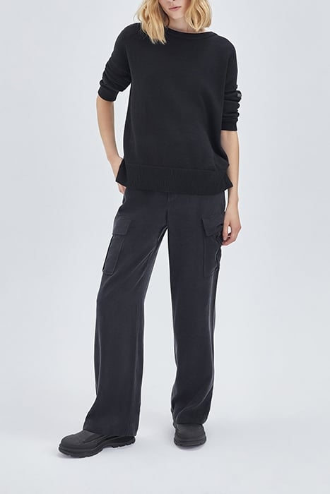 BLACK LYOCELL® HIGH-WAIST CARGO TROUSERS 3