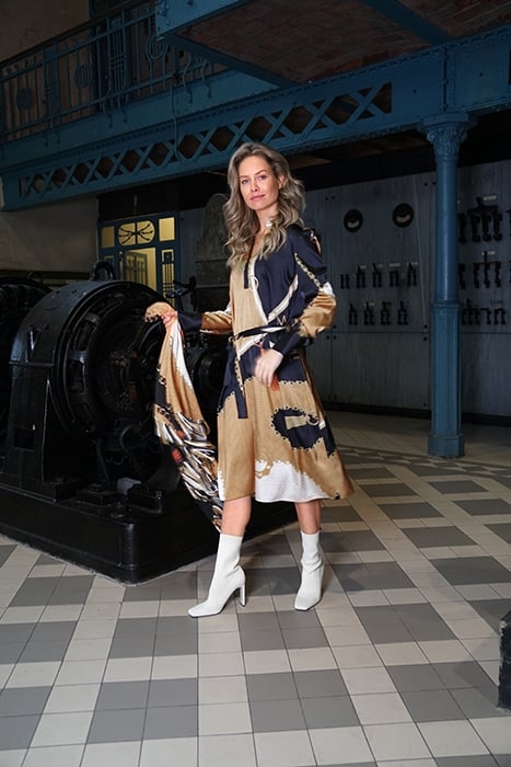 DRESS TURIN CHAINS AND TASSELS CAMEL BLACK BLACK, COGNAC 2