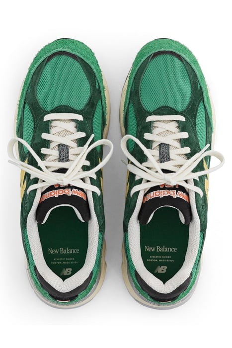 M990GG3 SNEAKERS IN GREEN 3