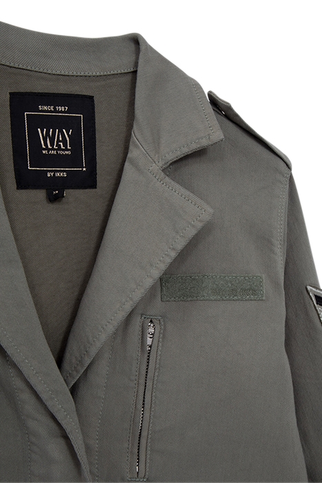 GIRLS’ KHAKI SAFARI JACKET WITH XL PALM TREE BADGE 4