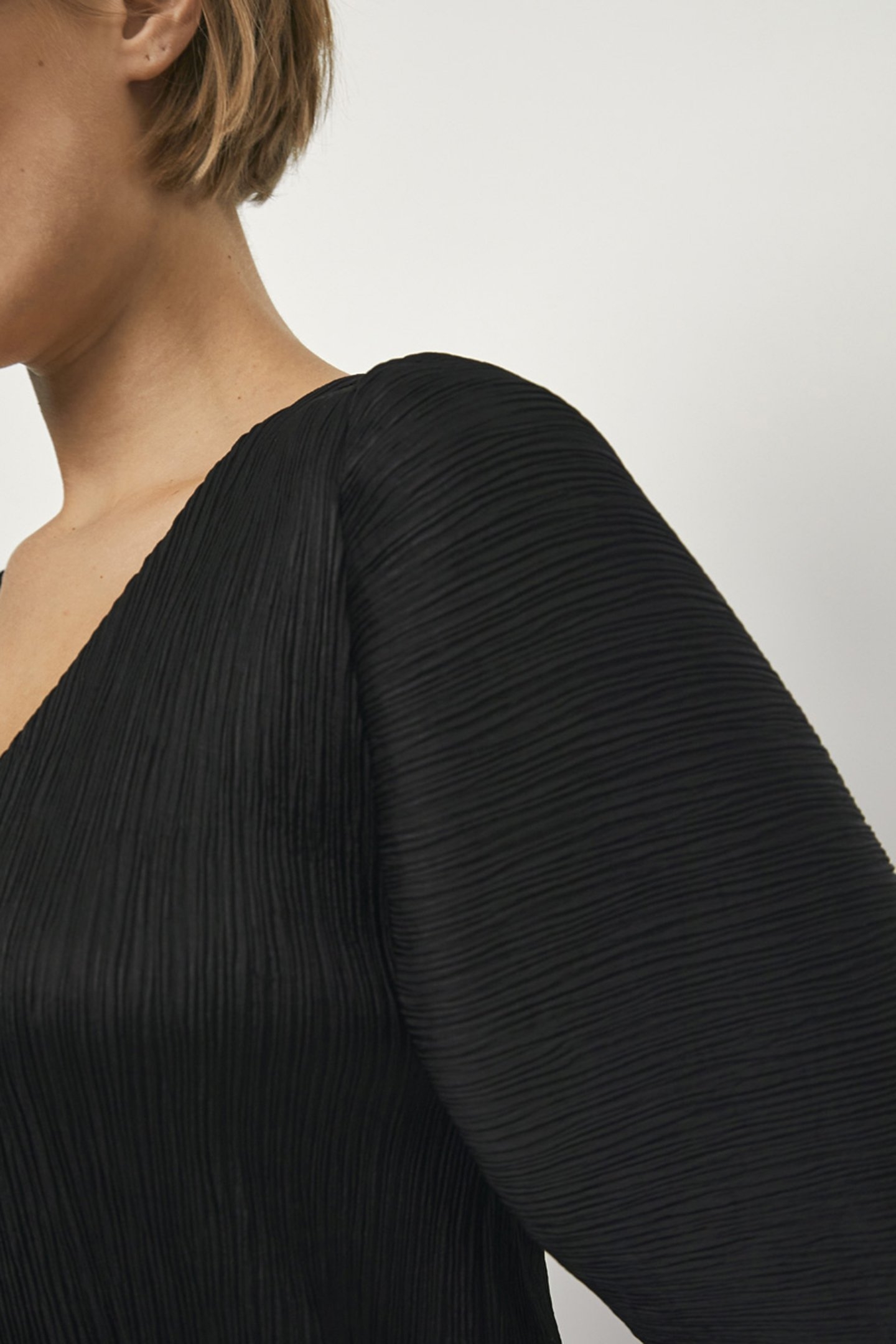 NIKKIA PLEATED DRESS RAVEN 4