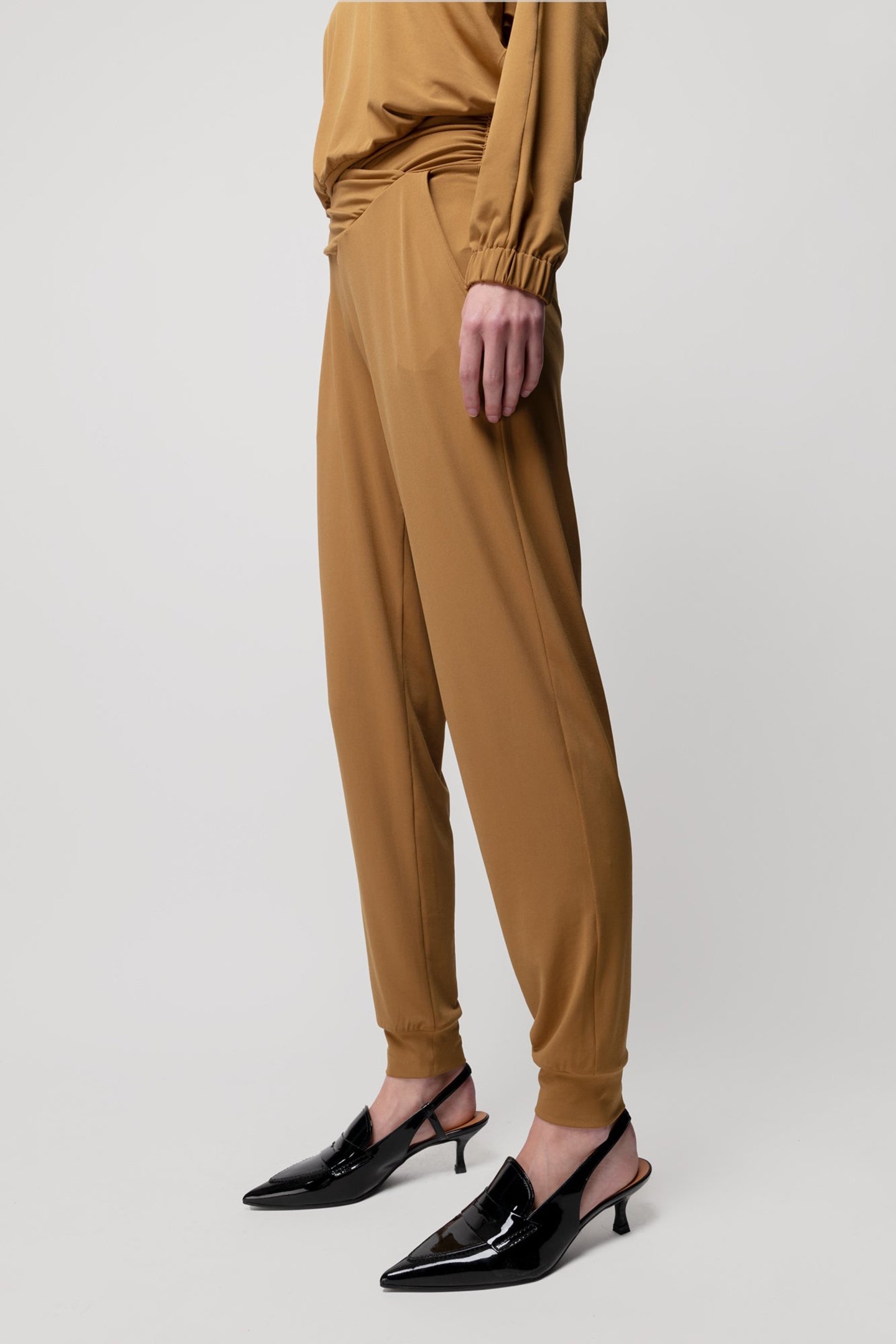 SLEEK RIPPLE PANTS BREEN 4