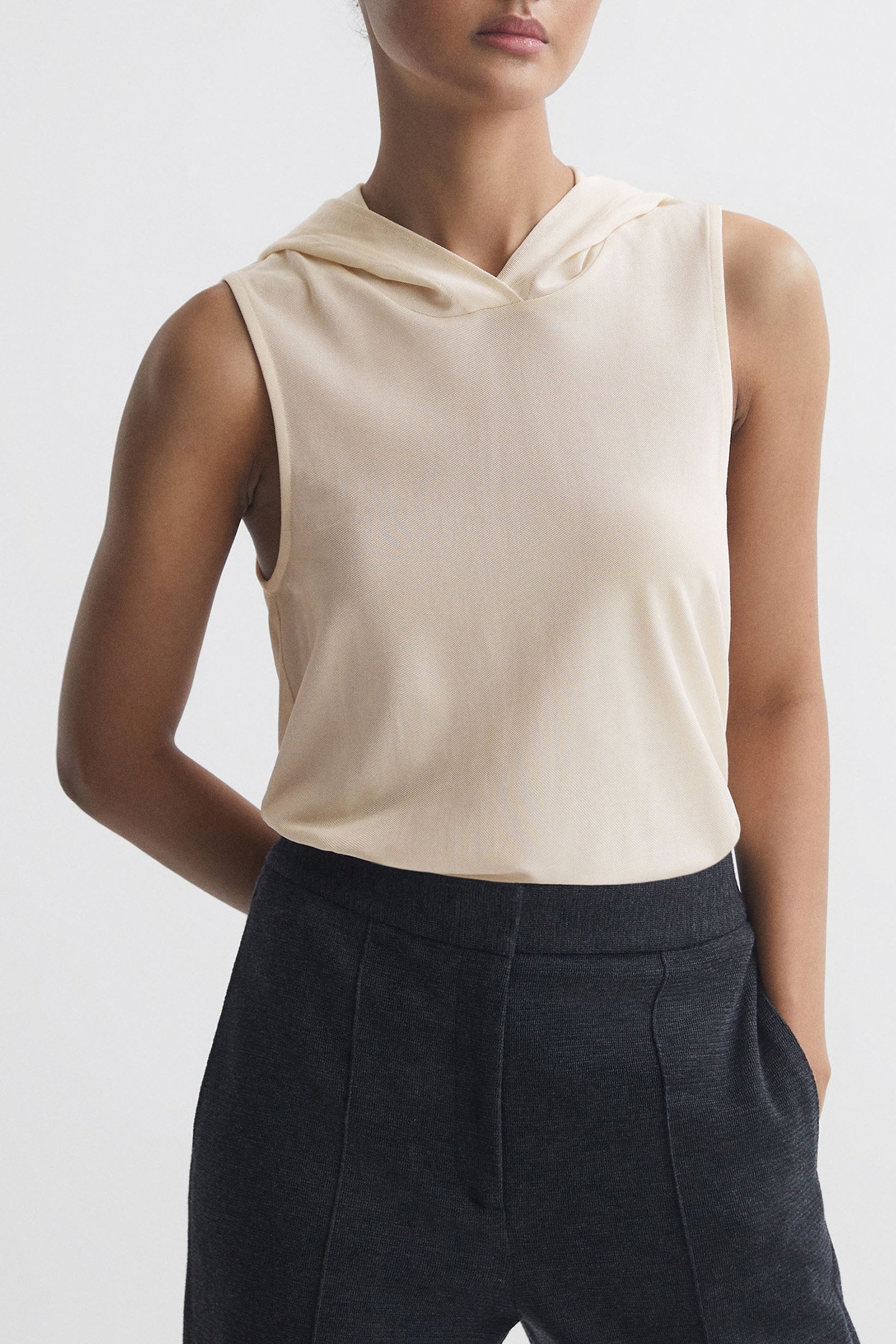 RELAXED SL HOODIE CREAM 1