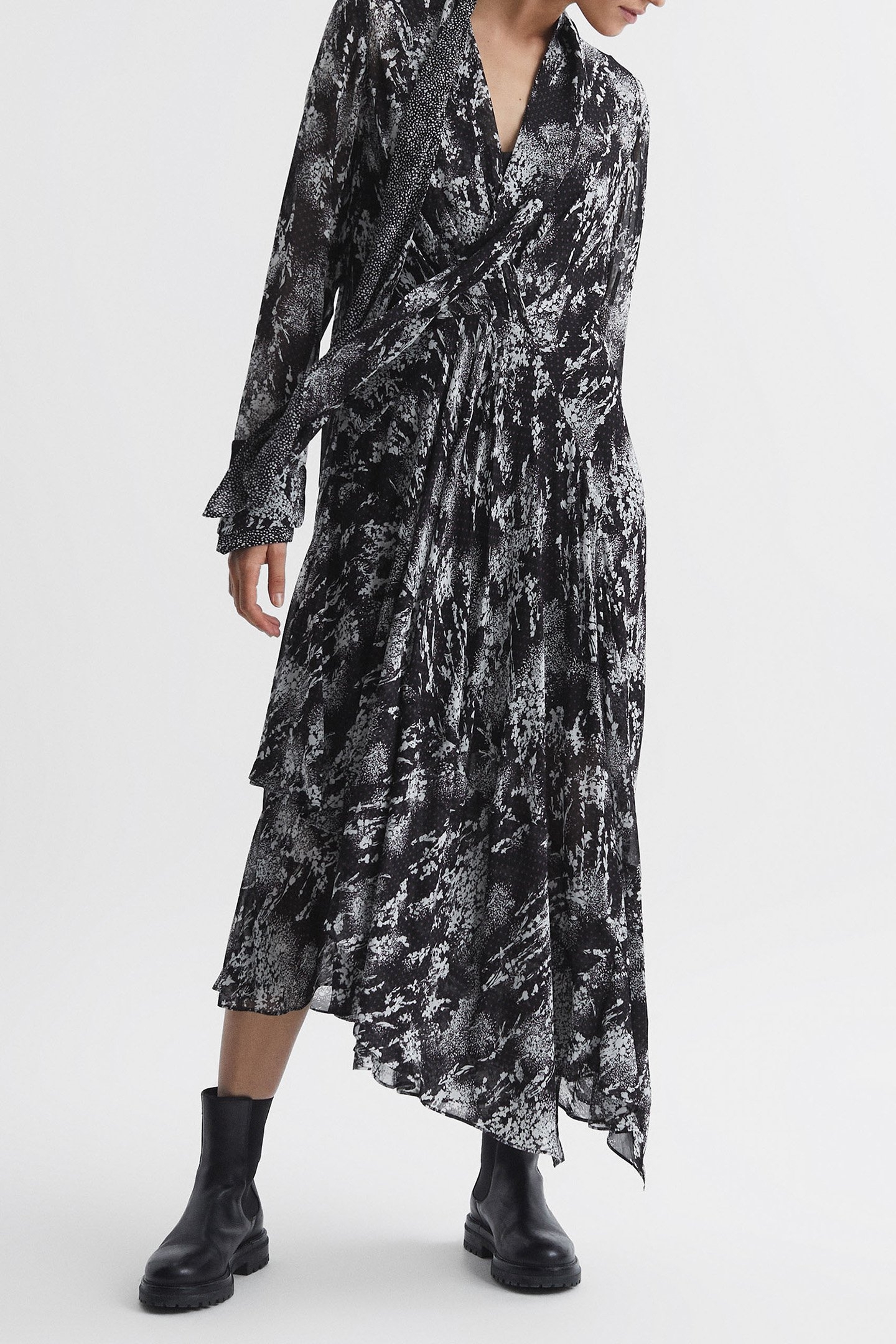 PRINTED RUFFLE MAXI BLACK 4