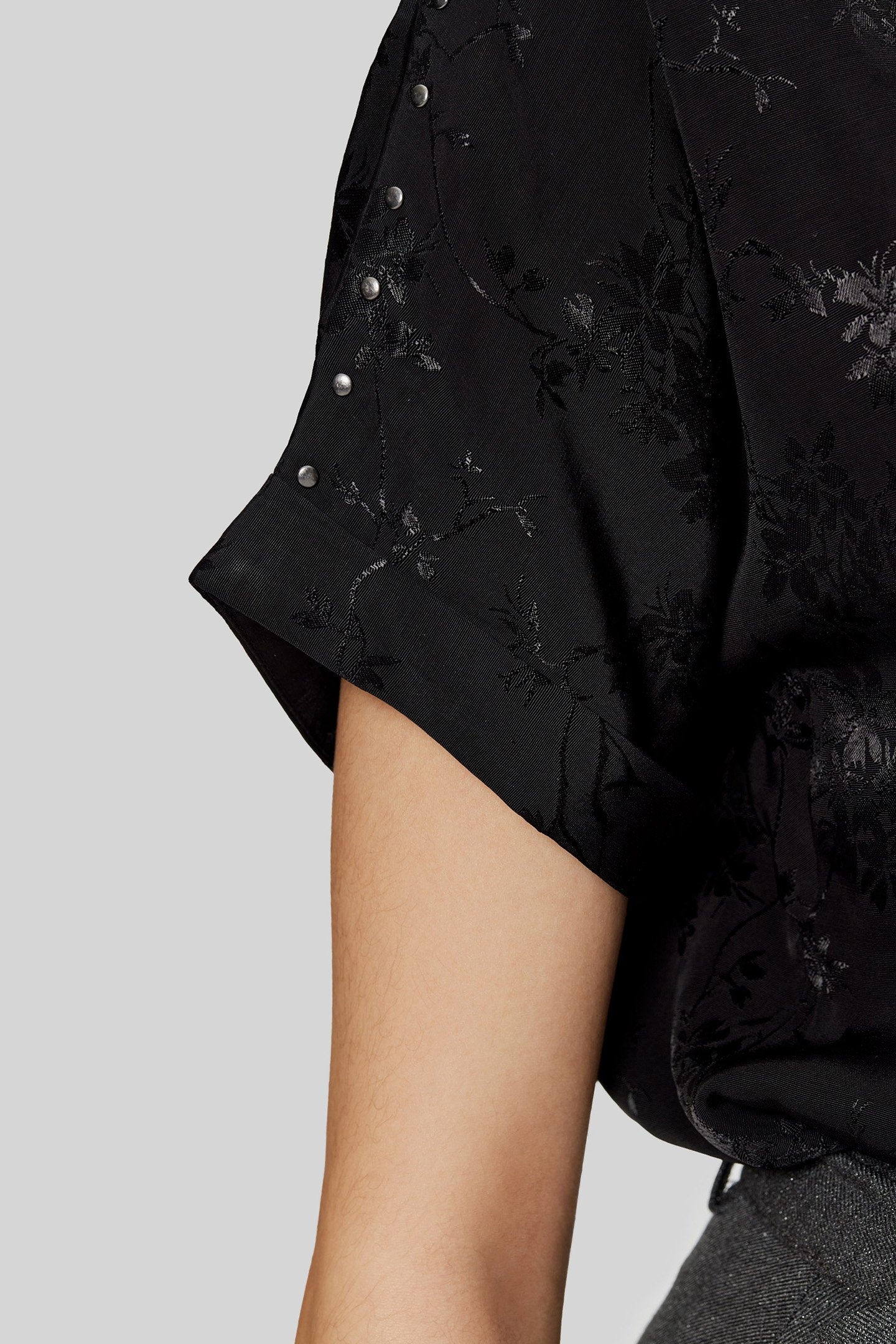 BLACK JACQUARD TOP WITH PLANT IMAGE AND STUDS 6