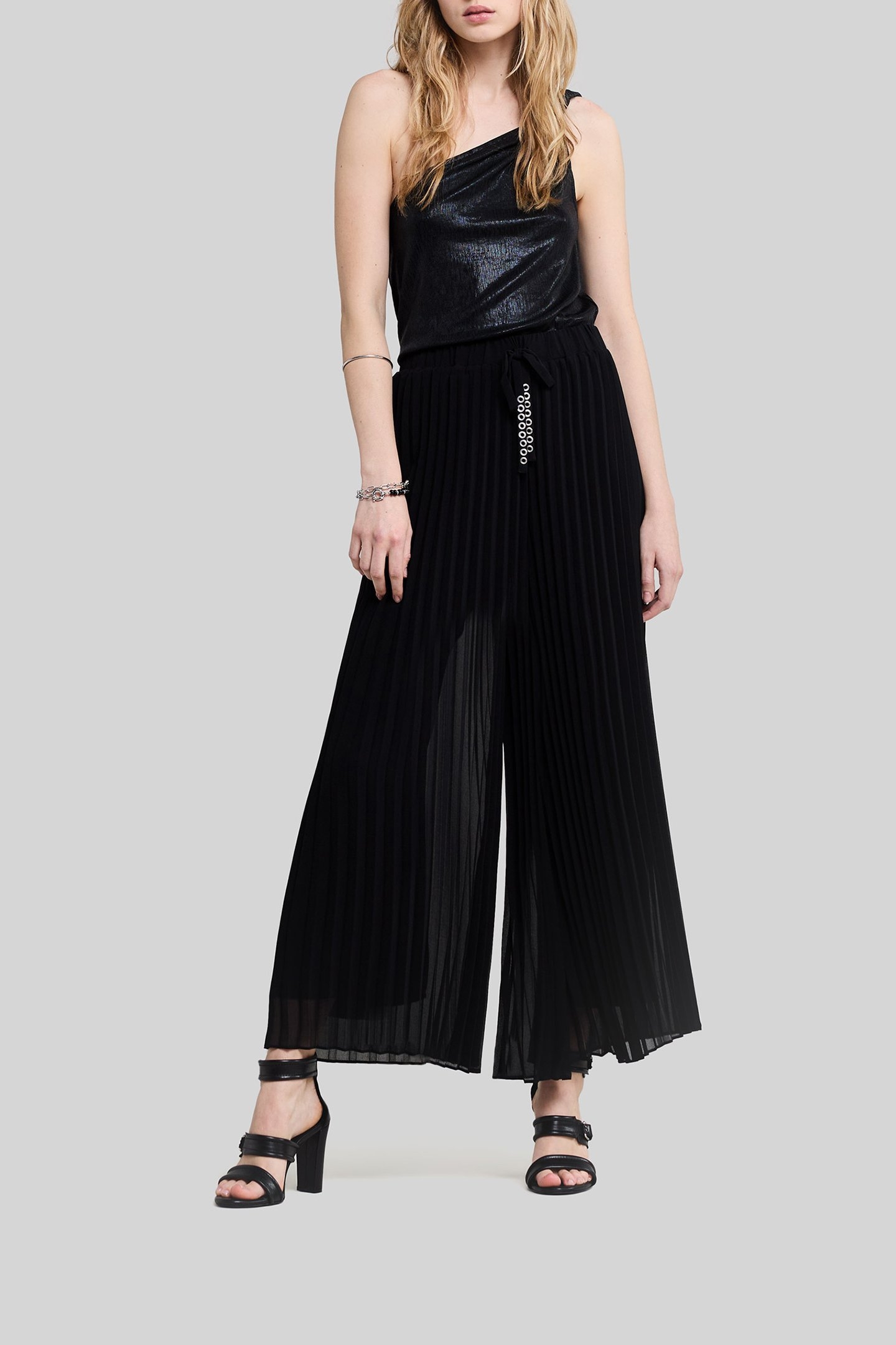 BLACK PLEATED WIDE-LEG TROUSERS 3