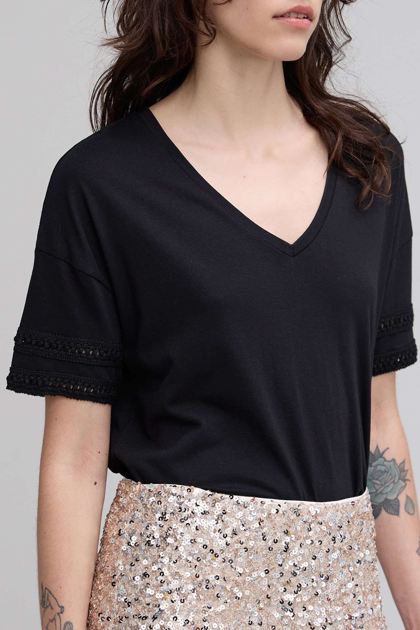 BLACK T-SHIRT WITH JEWEL COLLAR AND SLEEVES 5
