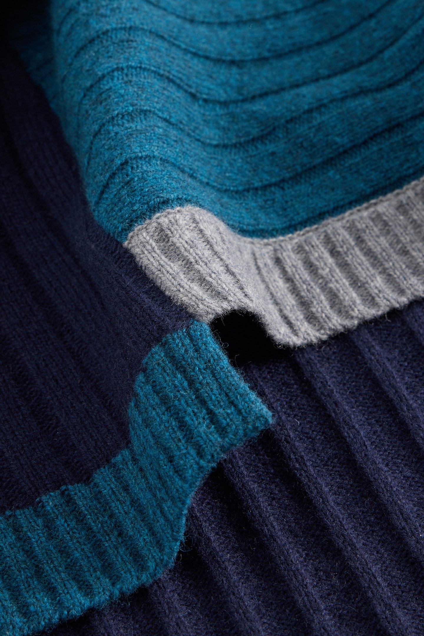 ASH KNITTED STEP HEM PONCHO TEAL MULTI 3