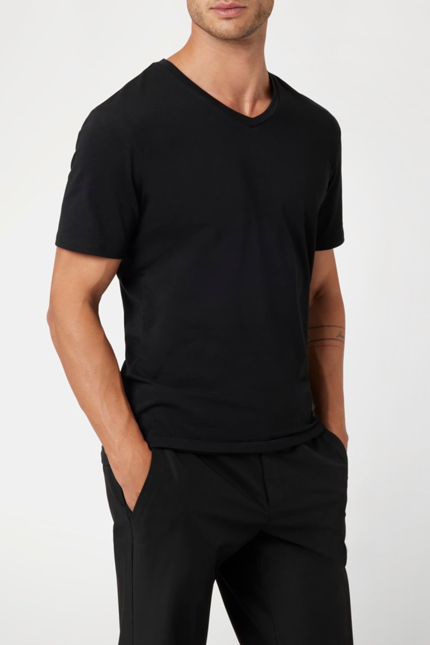 MARCIANO BY GUESS JERRY SS VN T-SHIRT JET BLACK 1