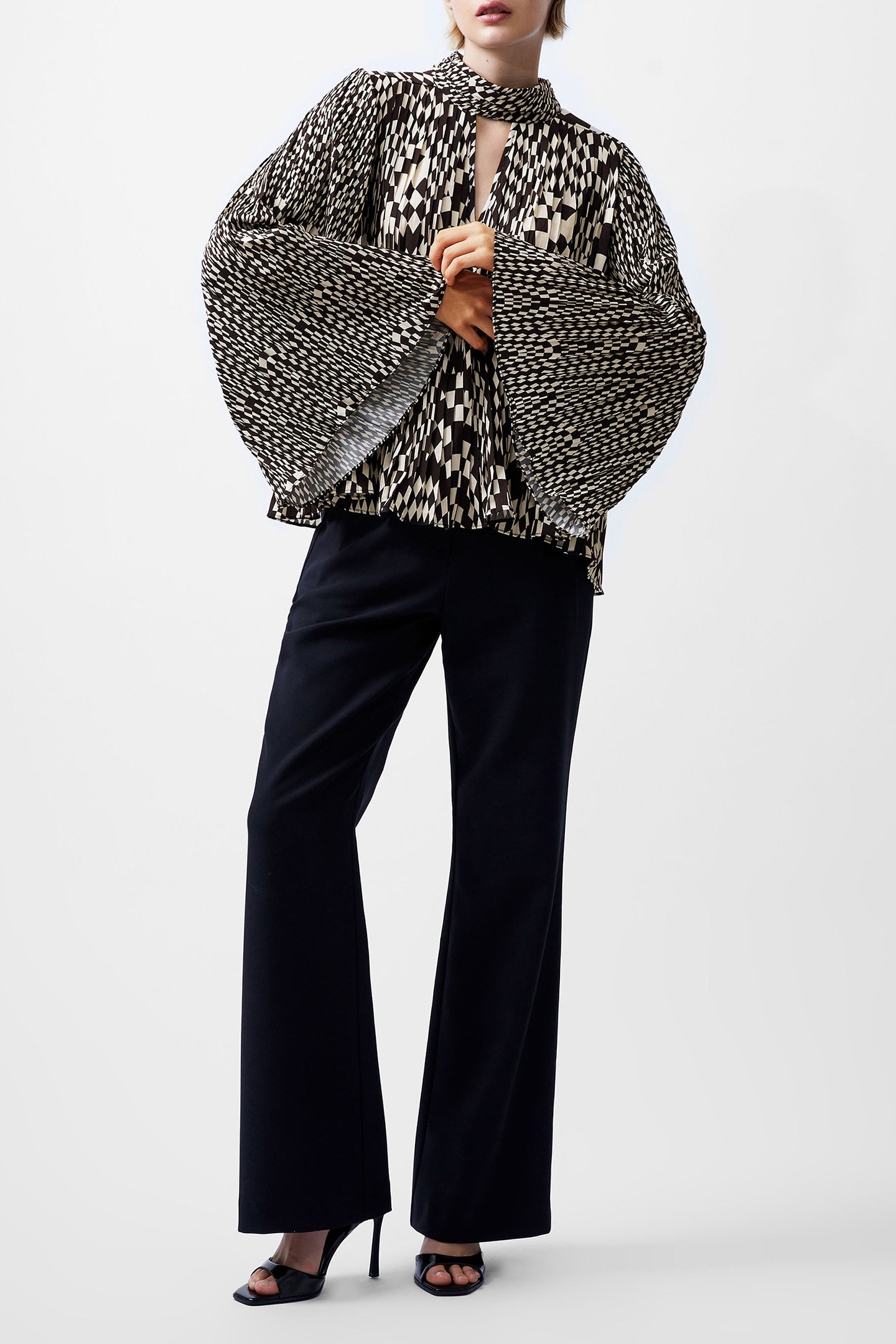 FERN ARIE PLEATED ELLA GGT TOP CLASSIC CREAM/BLACKO 2