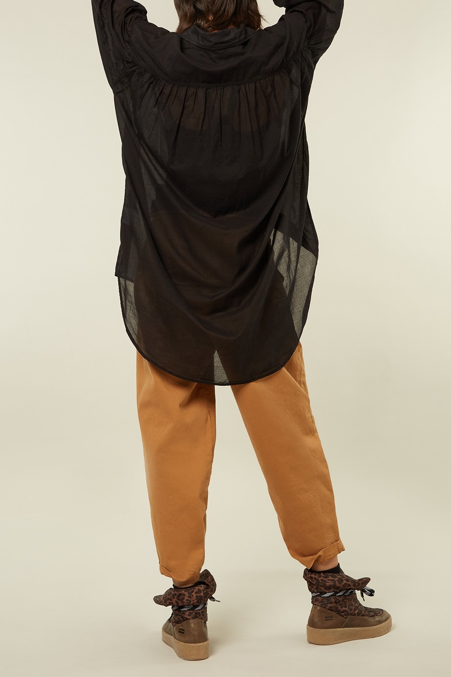 CROPPED PANTALON CARAMEL 4