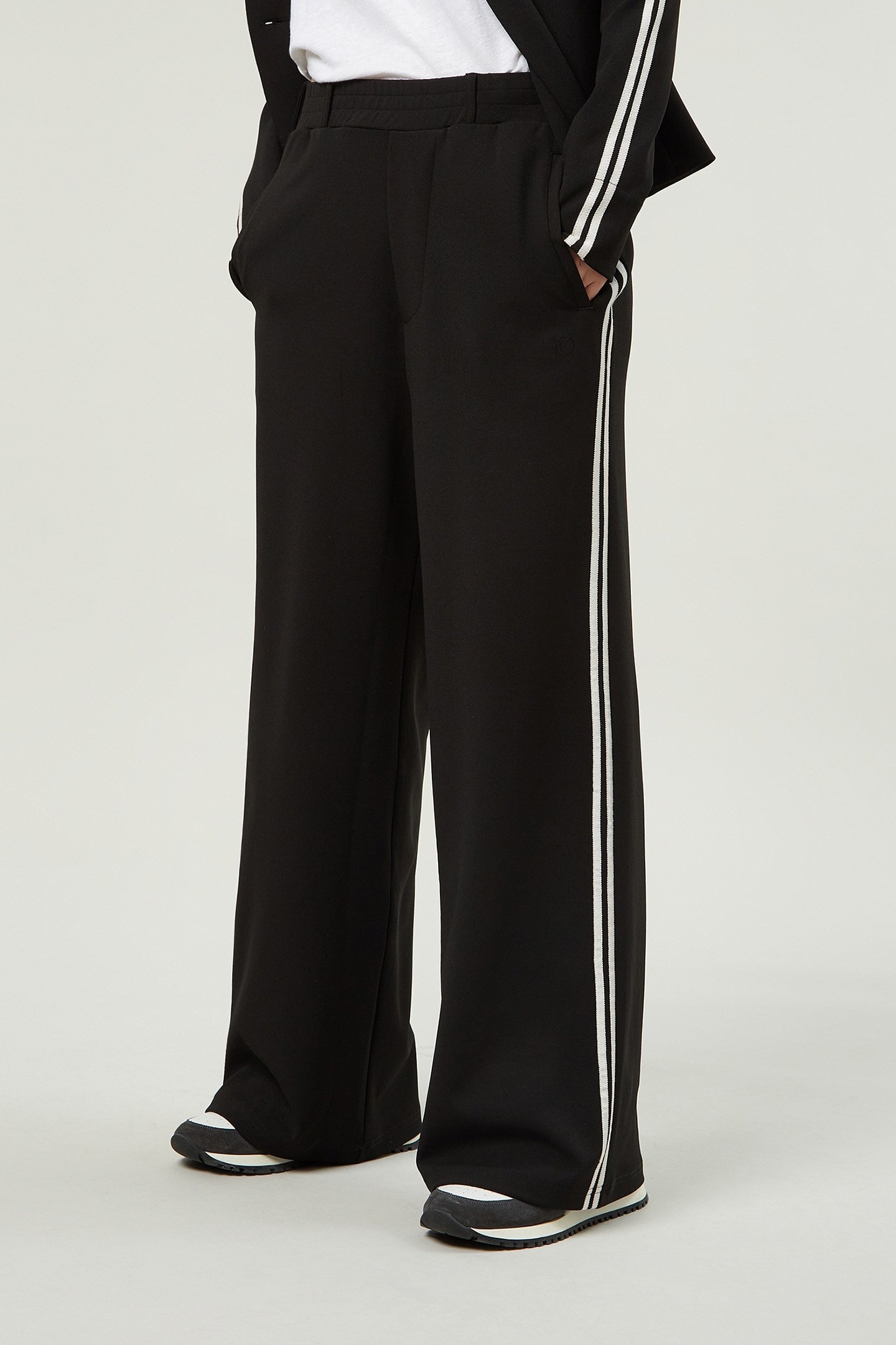 LOOSE PANTS CREPE BLACK 1