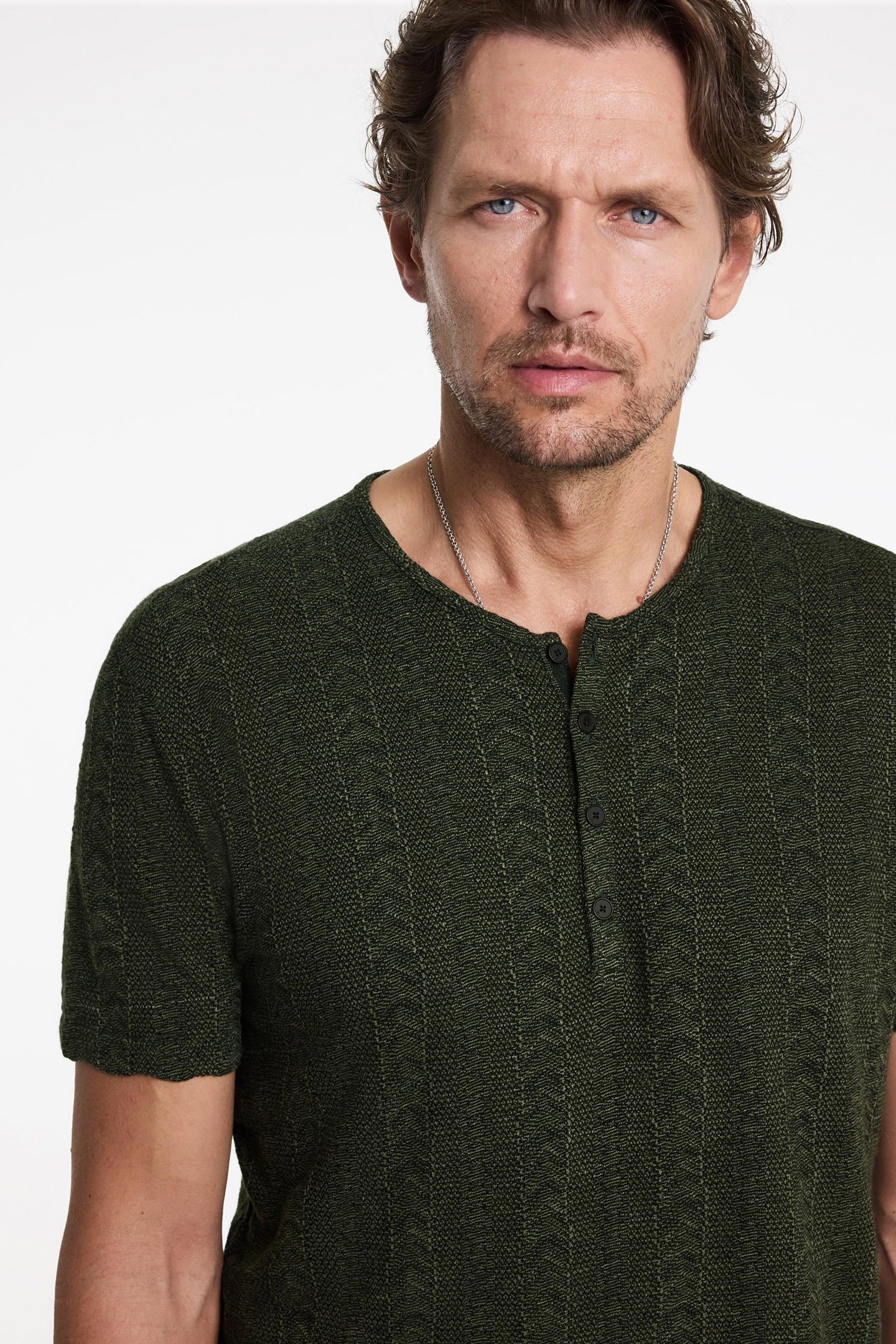 MADOC SS HENLEY IN TEXTURE JACQUARD SEAWEED 3