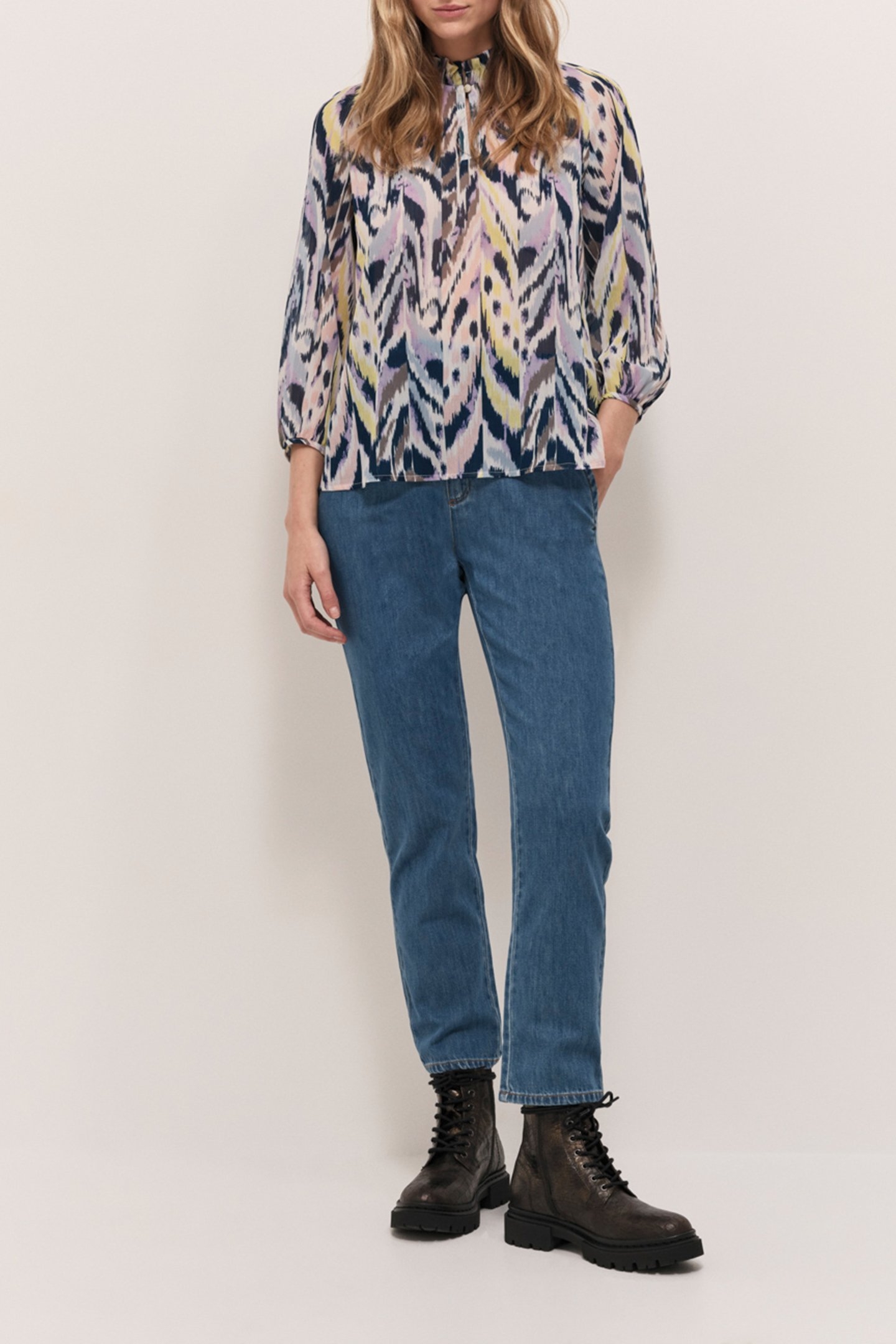 CARTER - ECRU TOP WITH LUMINESCENT IKAT PRINT 3